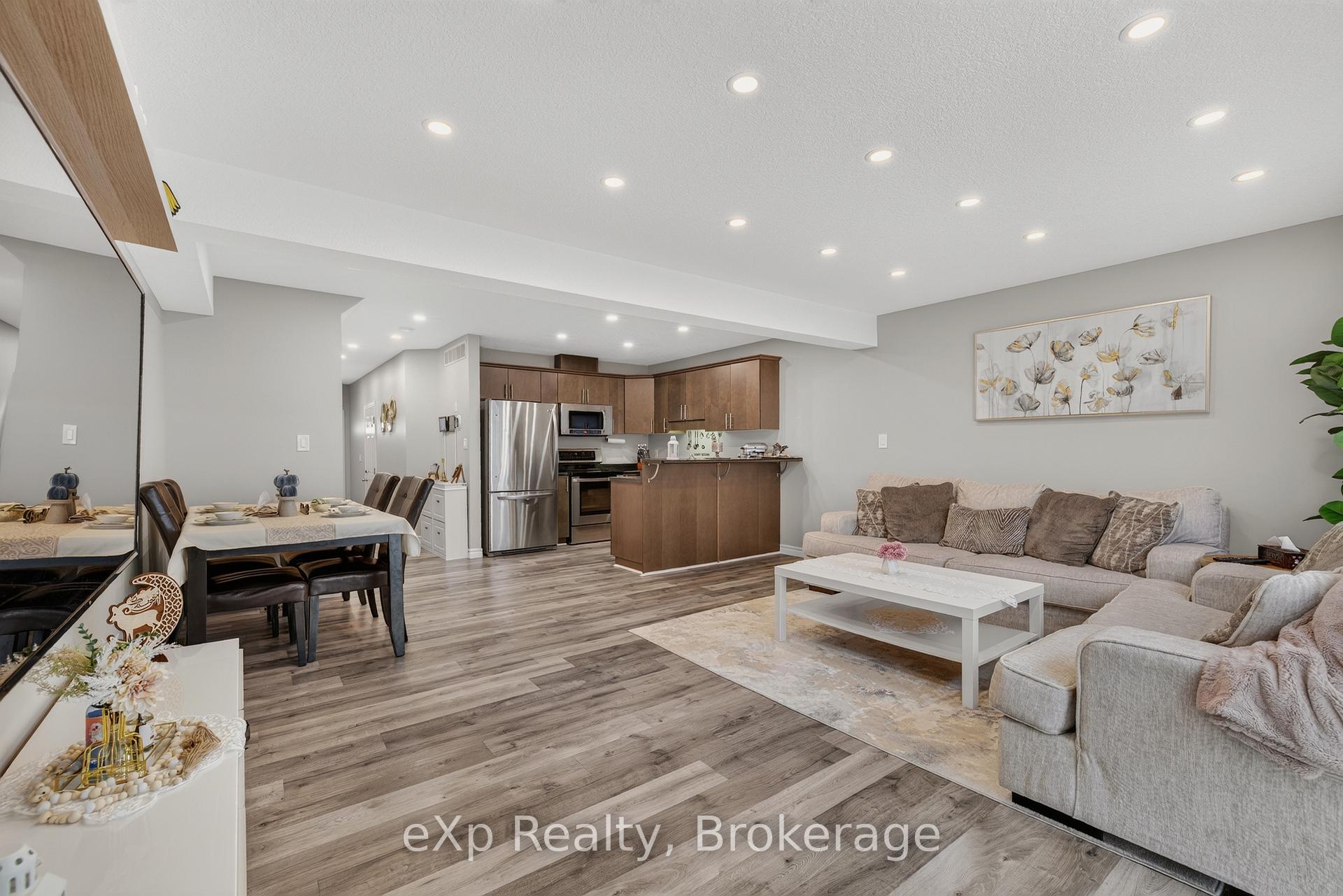 Photo 8 of Unit 4, 975 Strasburg Road, Kitchener, Country Hills — HOMEH