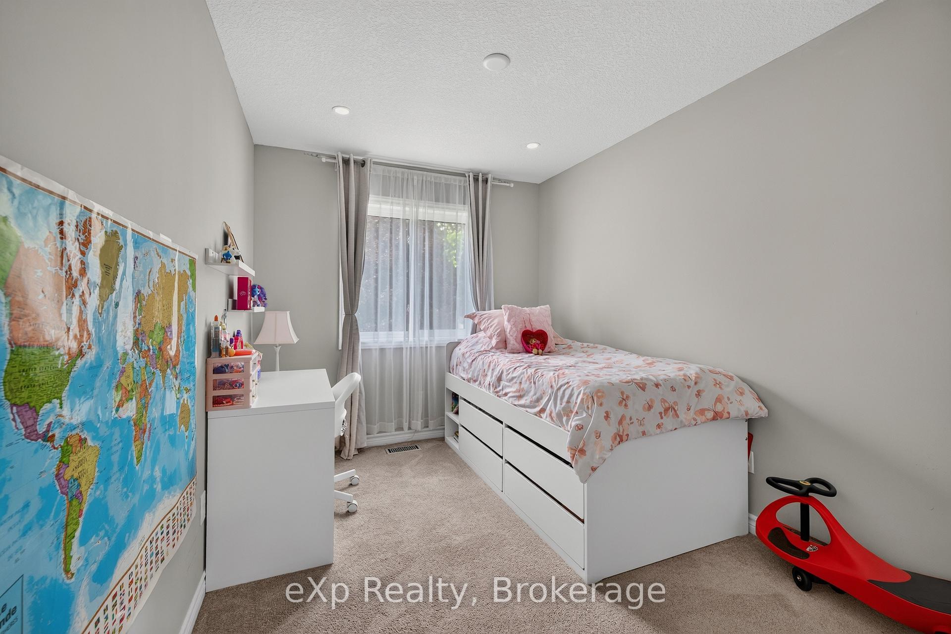 Photo 17 of Unit 4, 975 Strasburg Road, Kitchener, Country Hills — HOMEH
