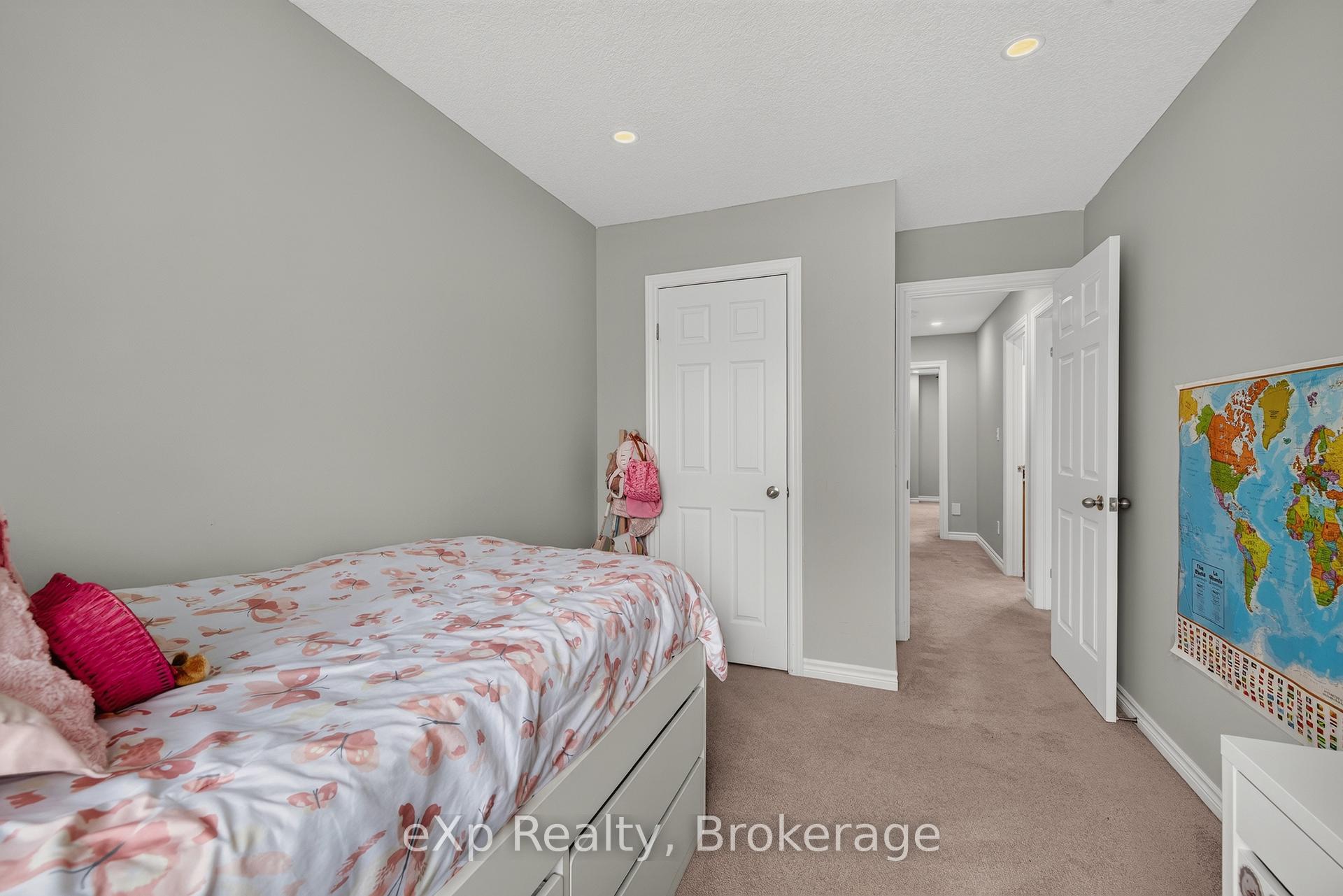 Photo 18 of Unit 4, 975 Strasburg Road, Kitchener, Country Hills — HOMEH
