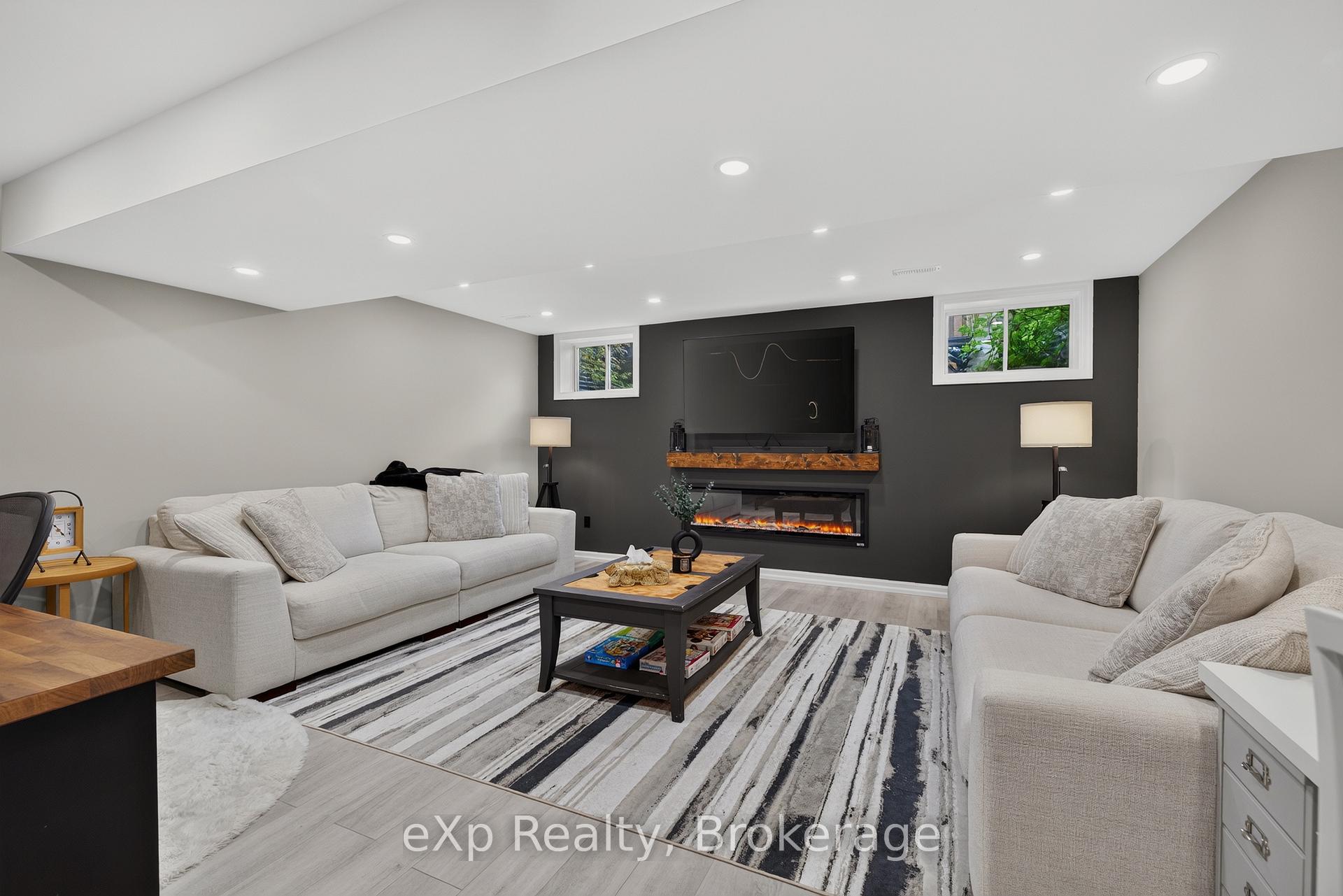 Photo 23 of Unit 4, 975 Strasburg Road, Kitchener, Country Hills — HOMEH