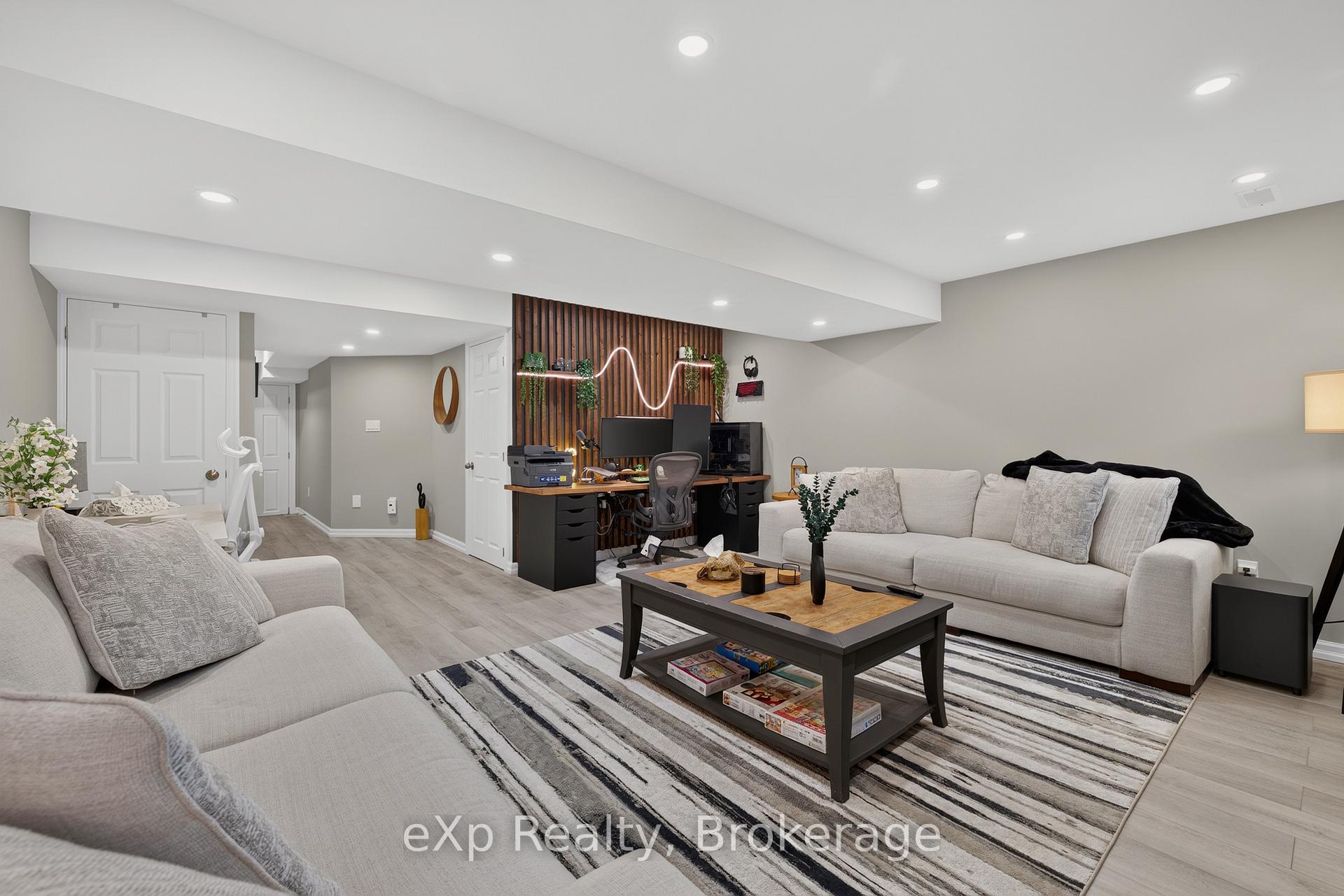 Photo 24 of Unit 4, 975 Strasburg Road, Kitchener, Country Hills — HOMEH