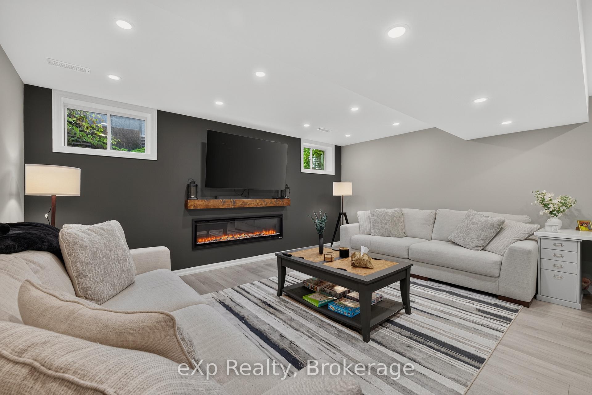 Photo 26 of Unit 4, 975 Strasburg Road, Kitchener, Country Hills — HOMEH