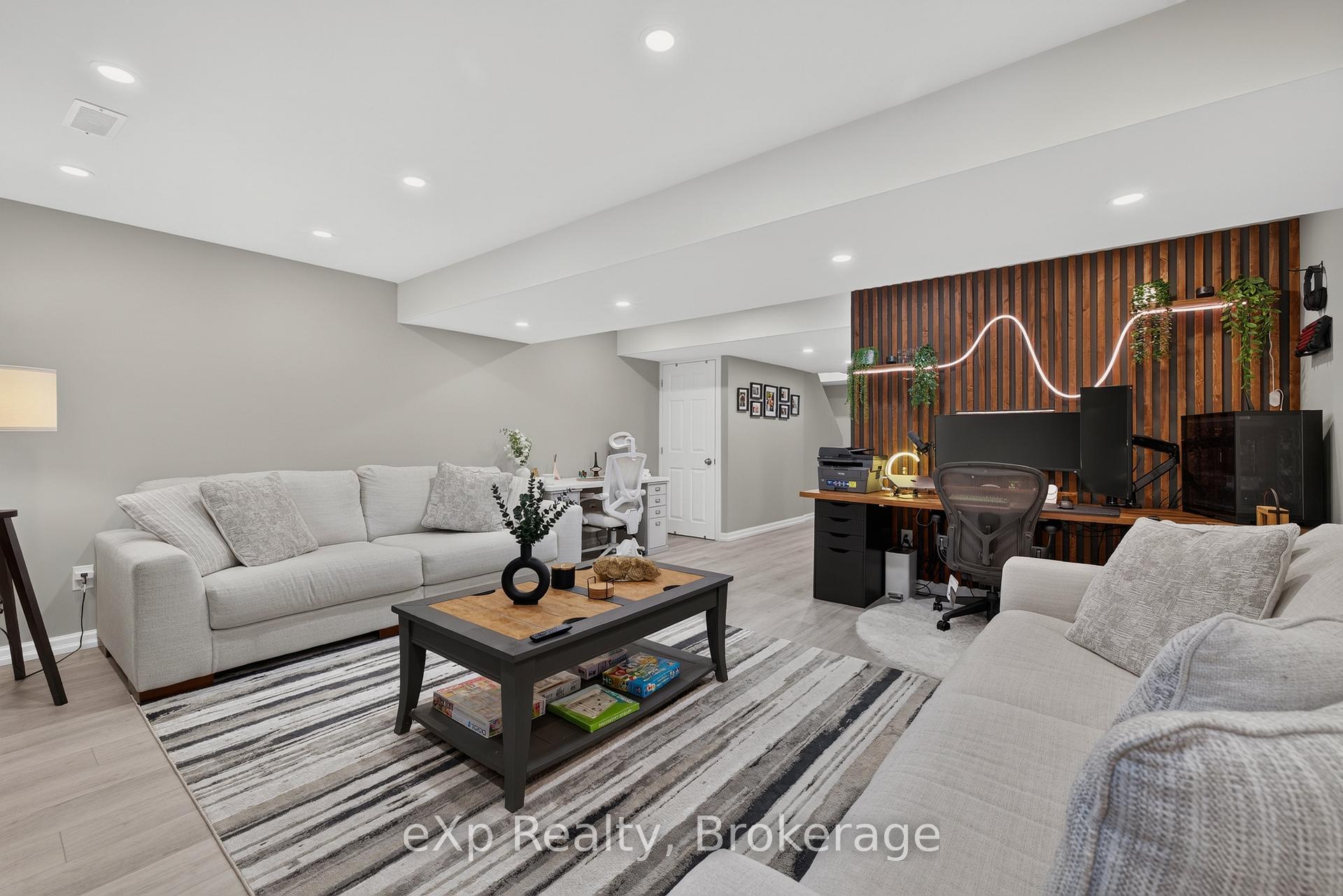 Photo 27 of Unit 4, 975 Strasburg Road, Kitchener, Country Hills — HOMEH