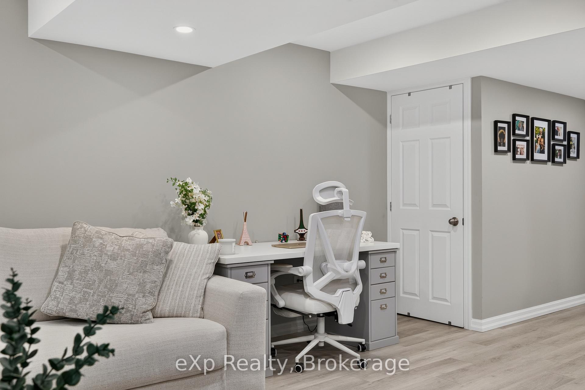 Photo 28 of Unit 4, 975 Strasburg Road, Kitchener, Country Hills — HOMEH