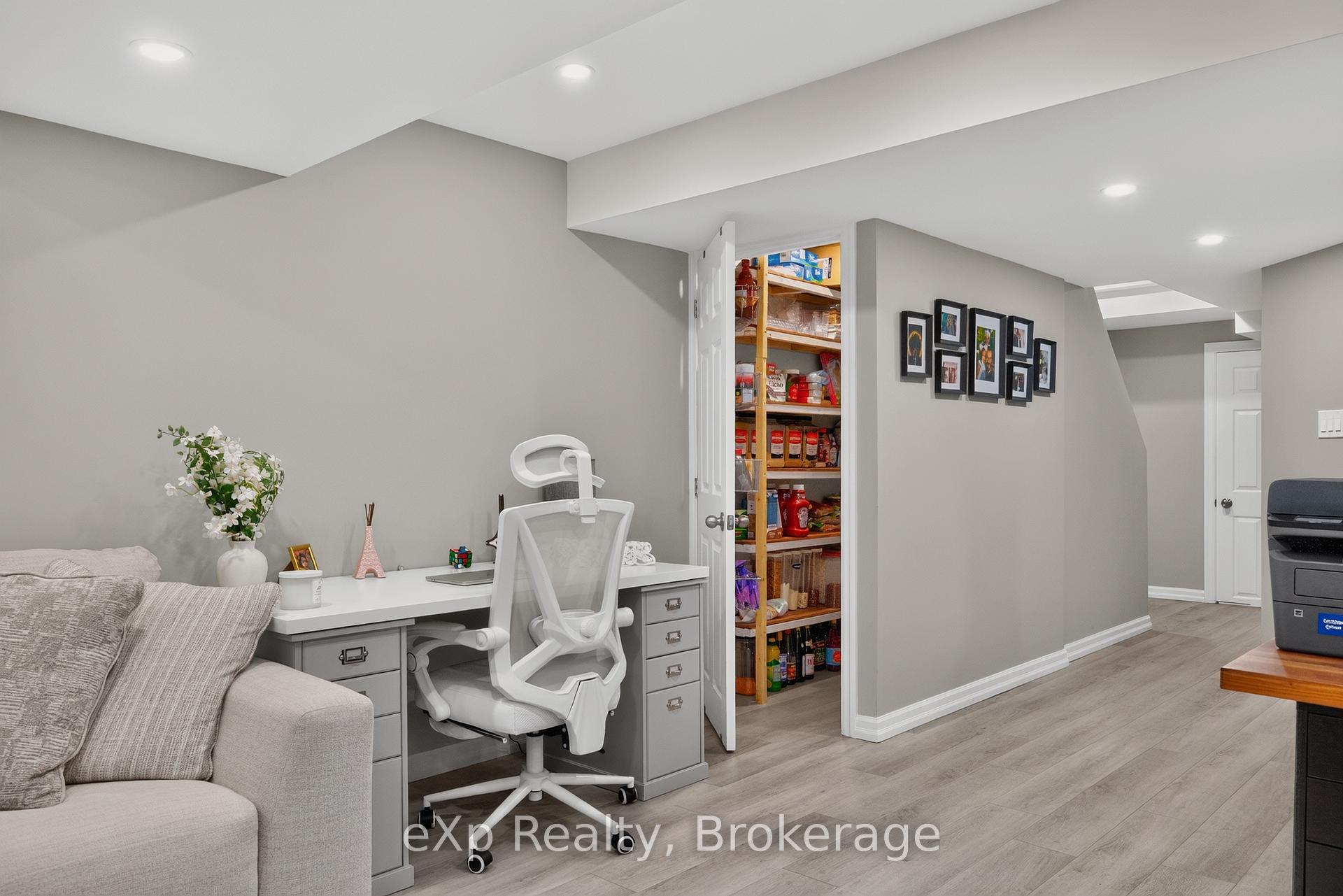 Photo 29 of Unit 4, 975 Strasburg Road, Kitchener, Country Hills — HOMEH