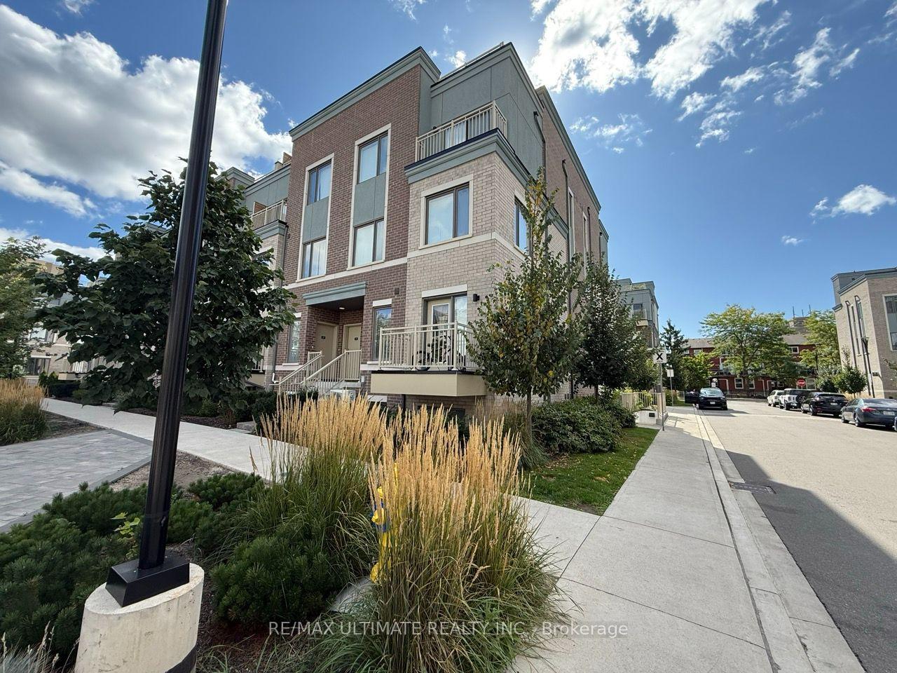 Photo 3 of Unit 32, 15 William Jackson Way, Etobicoke, New Toronto — HOMEH