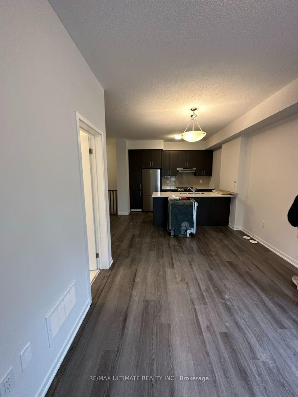 Photo 5 of Unit 32, 15 William Jackson Way, Etobicoke, New Toronto — HOMEH