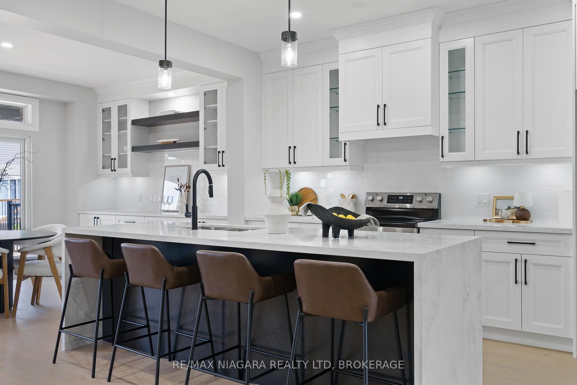 Photo 7 of 6136 Curlin Crescent, Niagara Falls, Forestview — HOMEH