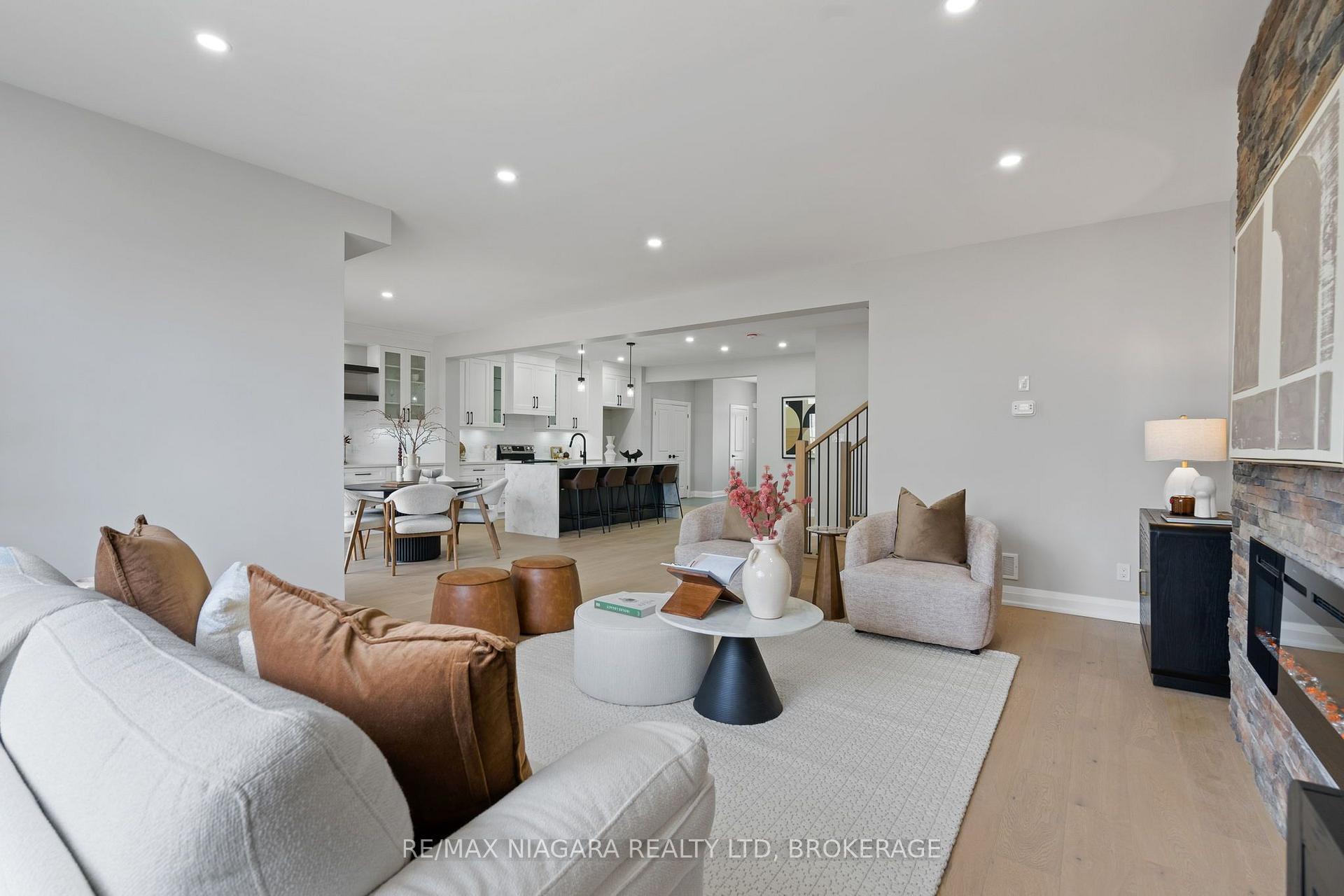 Photo 14 of 6136 Curlin Crescent, Niagara Falls, Forestview — HOMEH