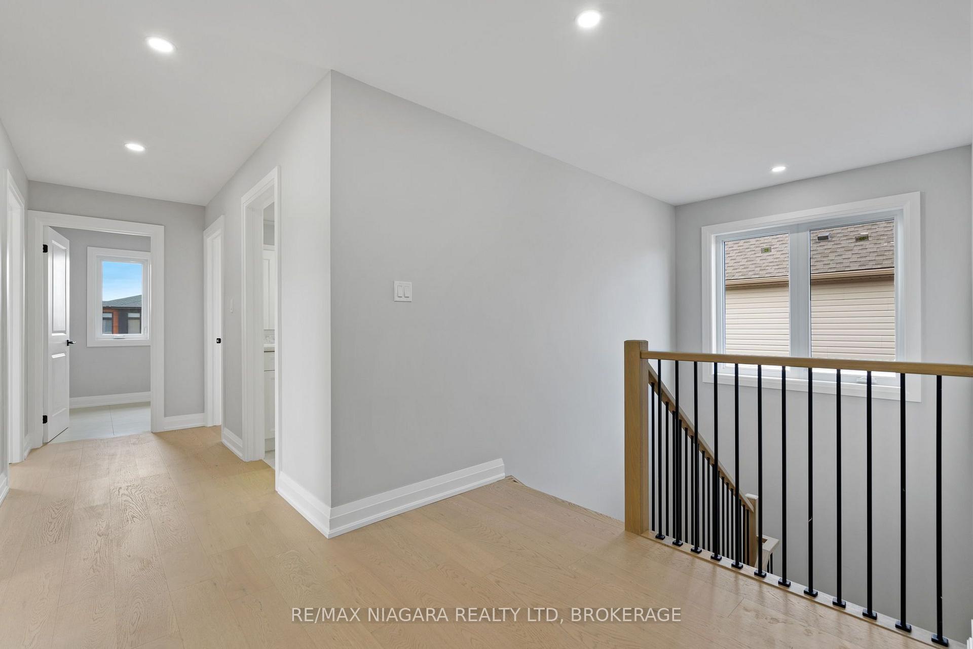 Photo 16 of 6136 Curlin Crescent, Niagara Falls, Forestview — HOMEH