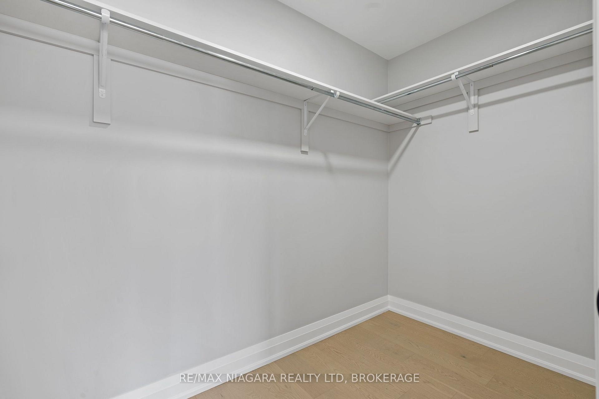 Photo 23 of 6136 Curlin Crescent, Niagara Falls, Forestview — HOMEH