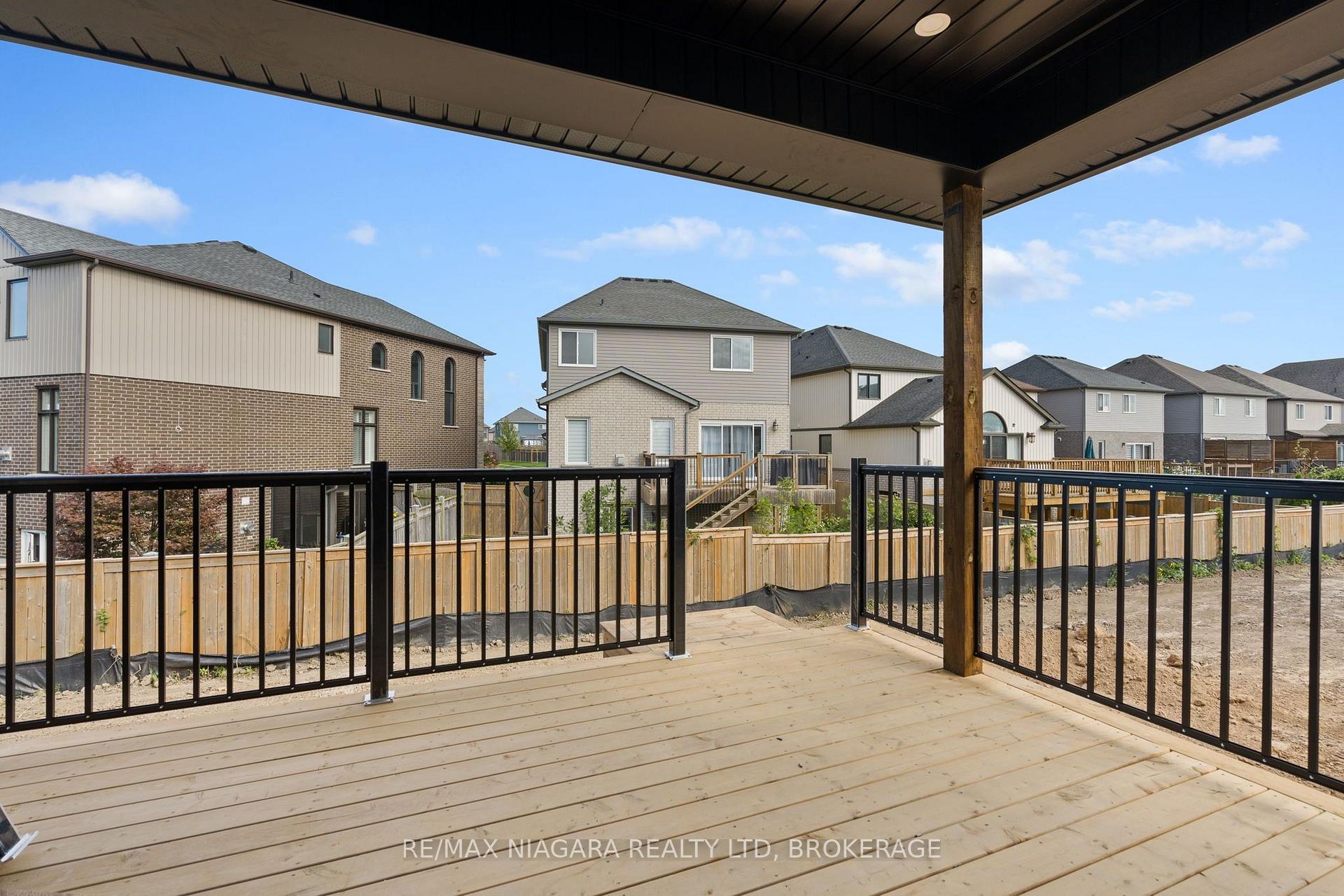 Photo 32 of 6136 Curlin Crescent, Niagara Falls, Forestview — HOMEH
