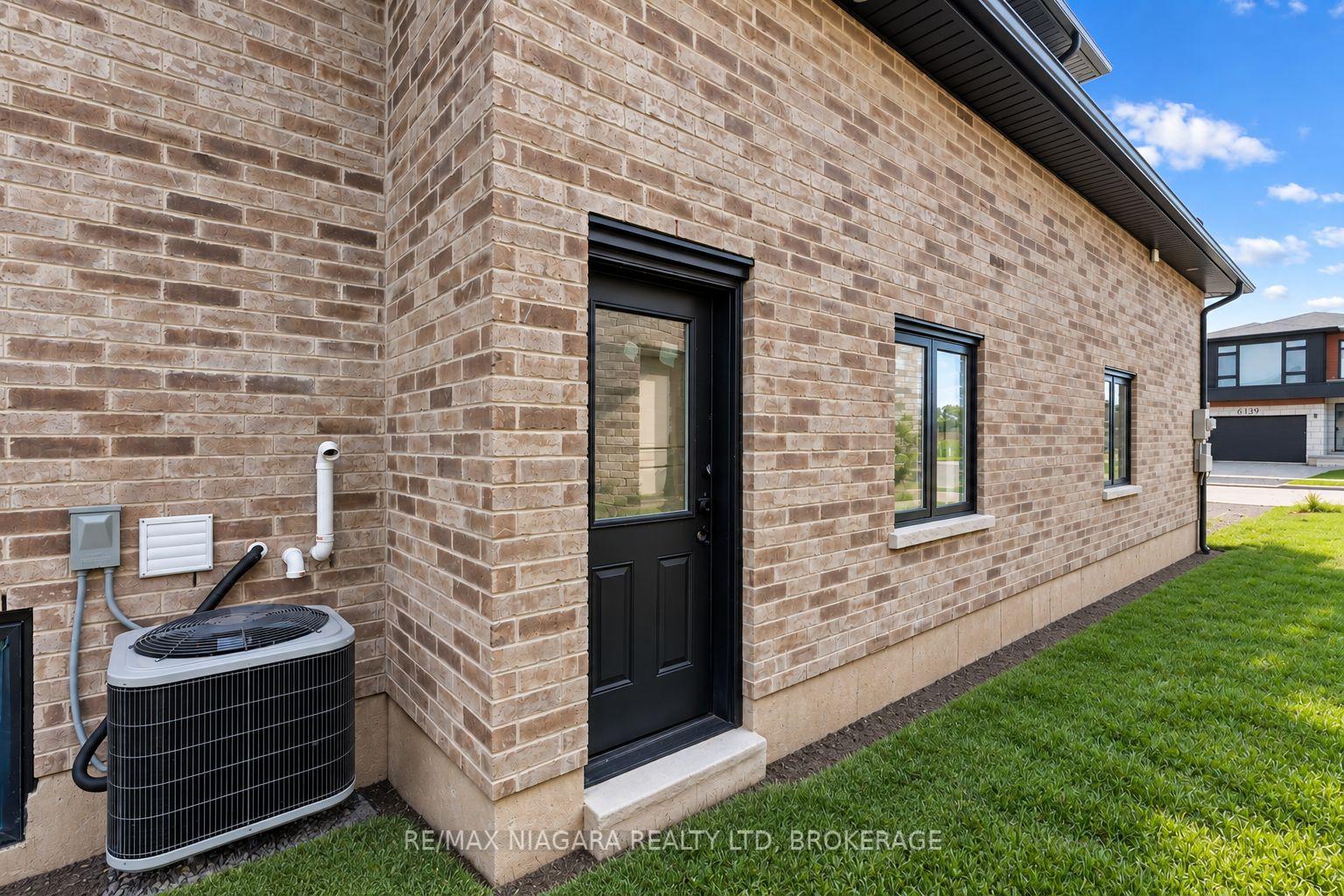 Photo 33 of 6136 Curlin Crescent, Niagara Falls, Forestview — HOMEH