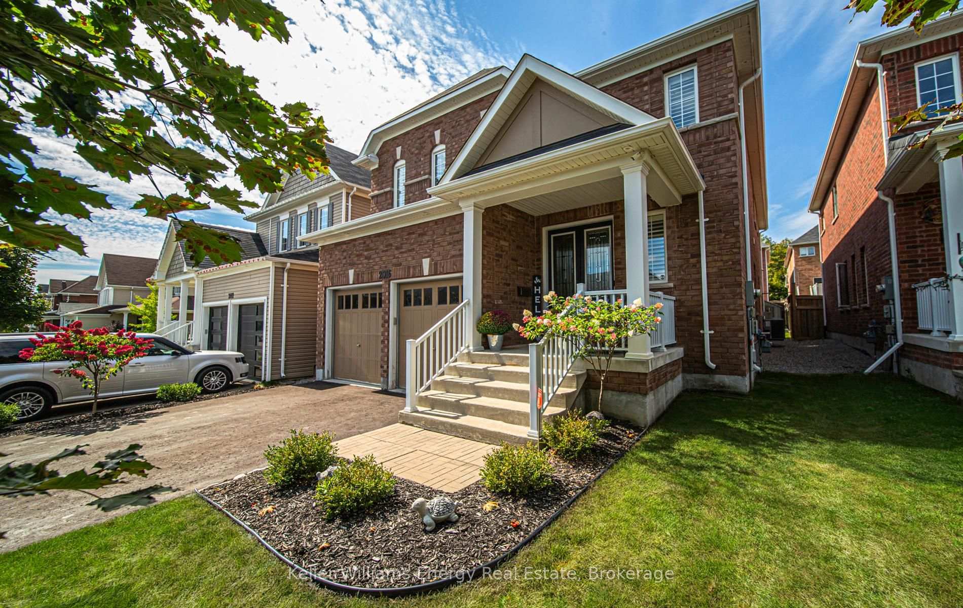 Photo 3 of 2016 Magee Court, Oshawa, Taunton — HOMEH