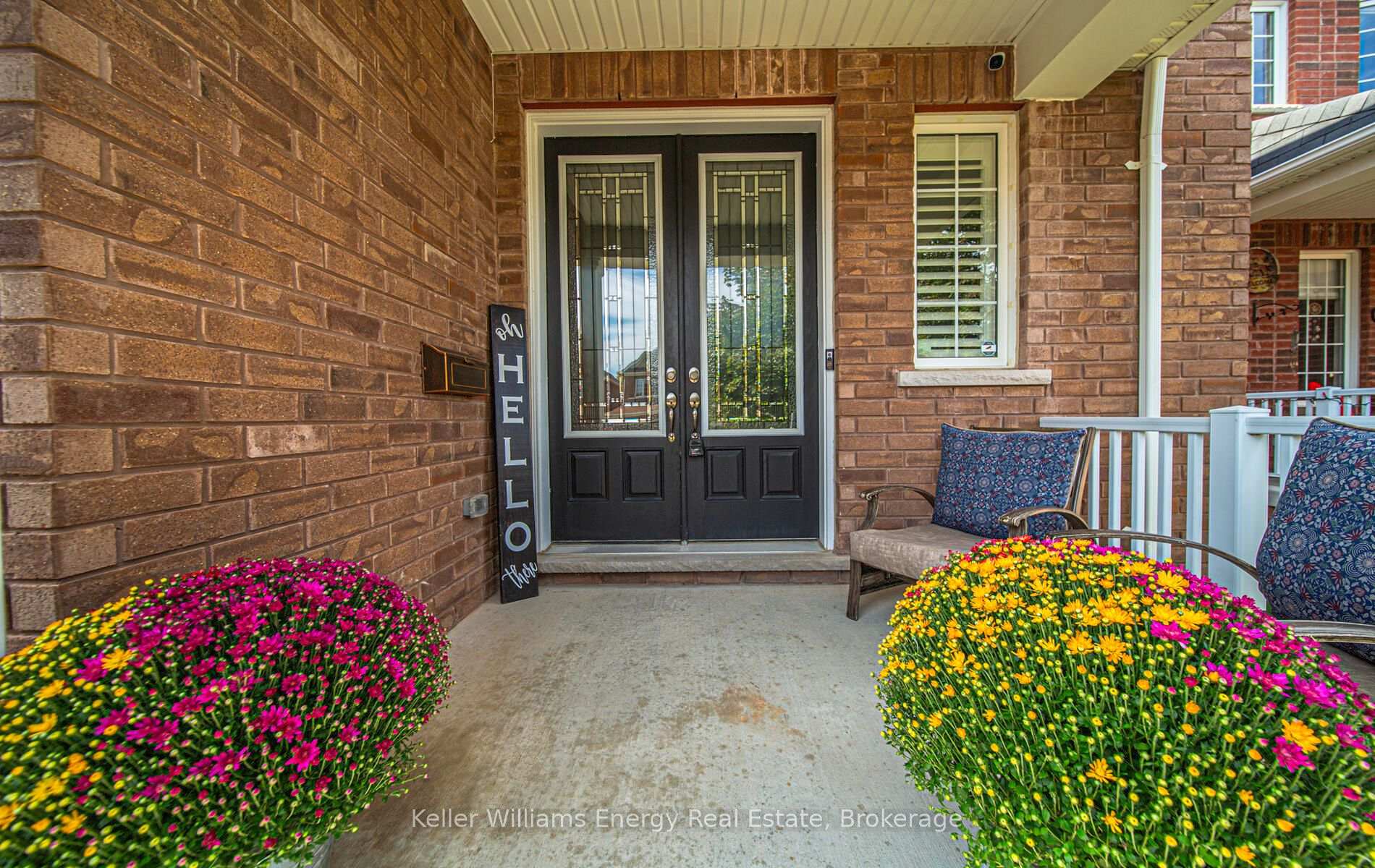 Photo 4 of 2016 Magee Court, Oshawa, Taunton — HOMEH