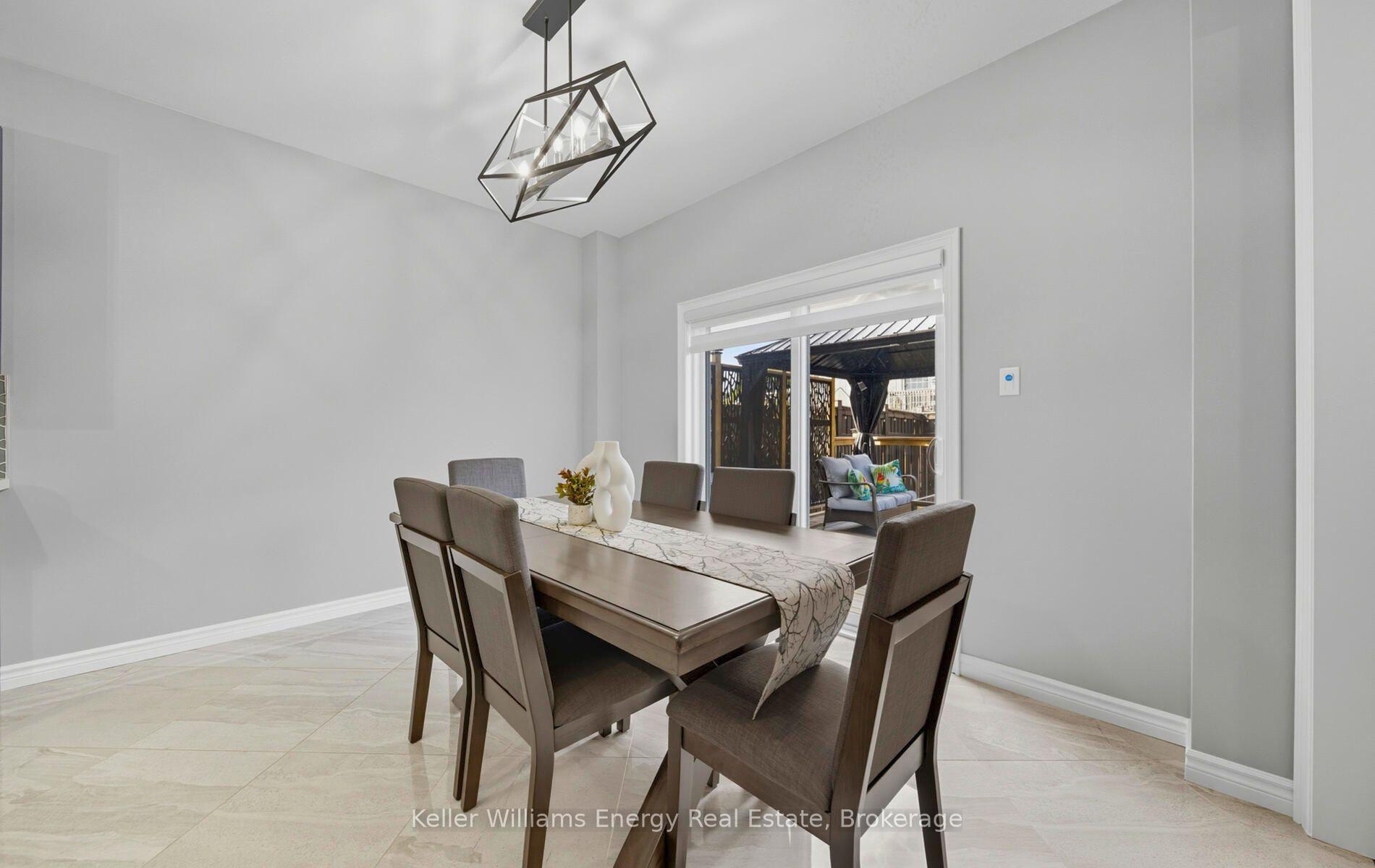Photo 18 of 2016 Magee Court, Oshawa, Taunton — HOMEH