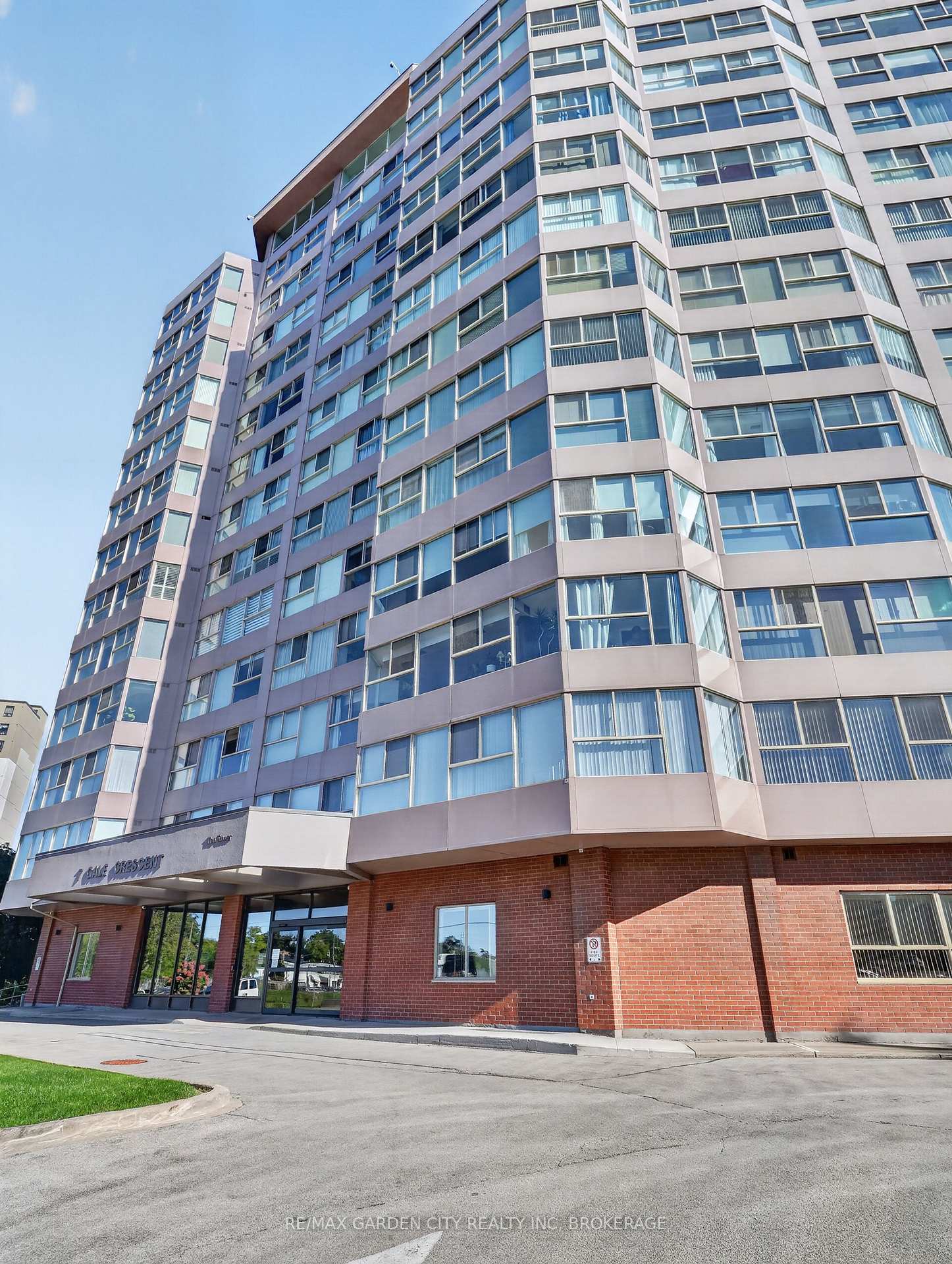 Photo 2 of Unit 1107, 7 Gale Crescent, St. Catharines, E. Chester — HOMEH