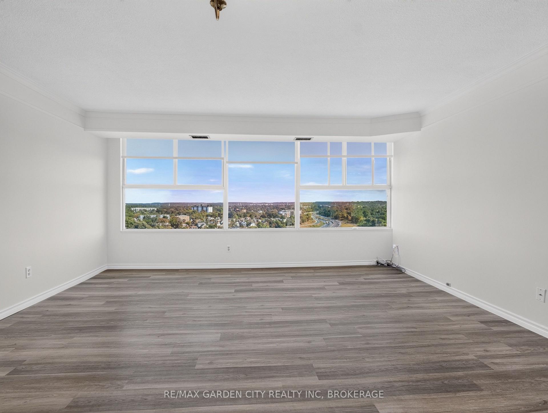 Photo 6 of Unit 1107, 7 Gale Crescent, St. Catharines, E. Chester — HOMEH