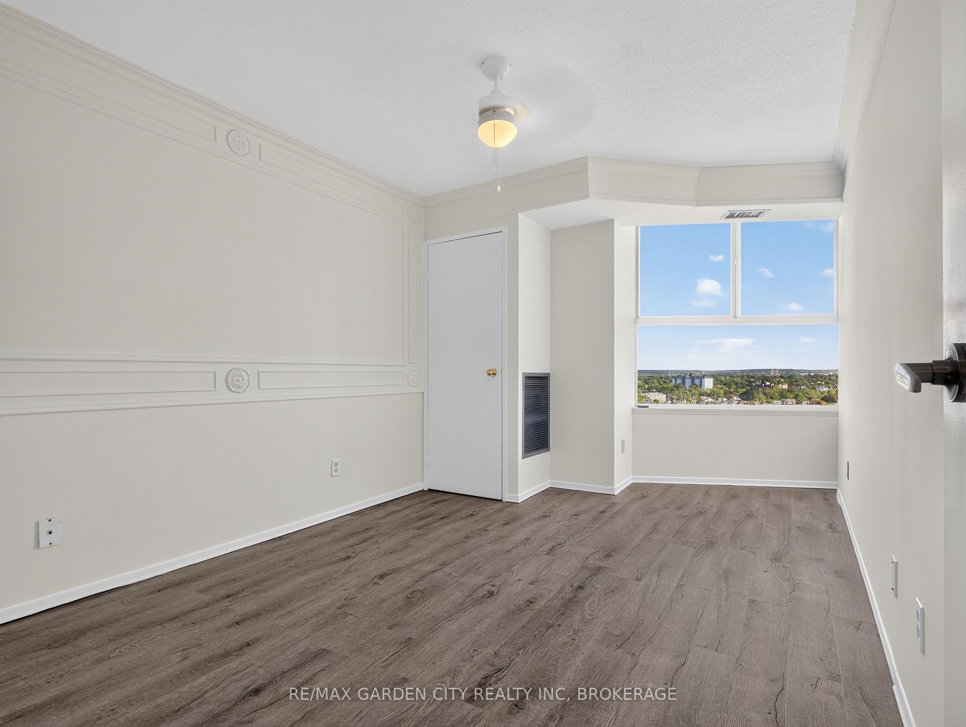 Photo 12 of Unit 1107, 7 Gale Crescent, St. Catharines, E. Chester — HOMEH