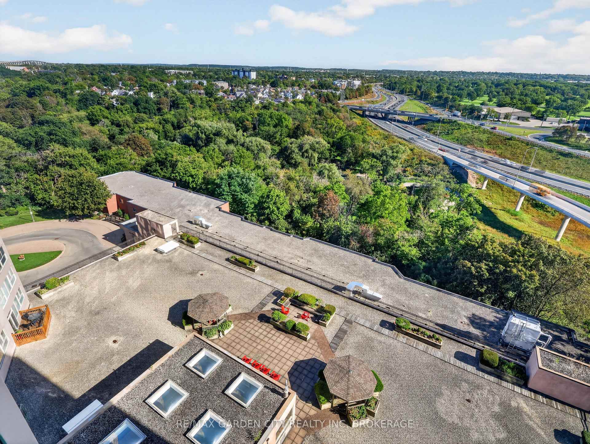 Photo 23 of Unit 1107, 7 Gale Crescent, St. Catharines, E. Chester — HOMEH