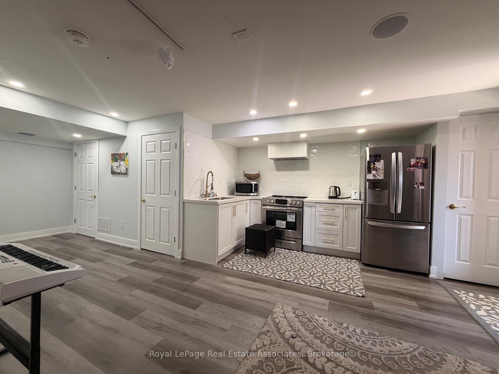 Photo 2 of Unit BASEMENT SUIT, 36 Zanetta Crescent, Brampton, Credit Valley — HOMEH