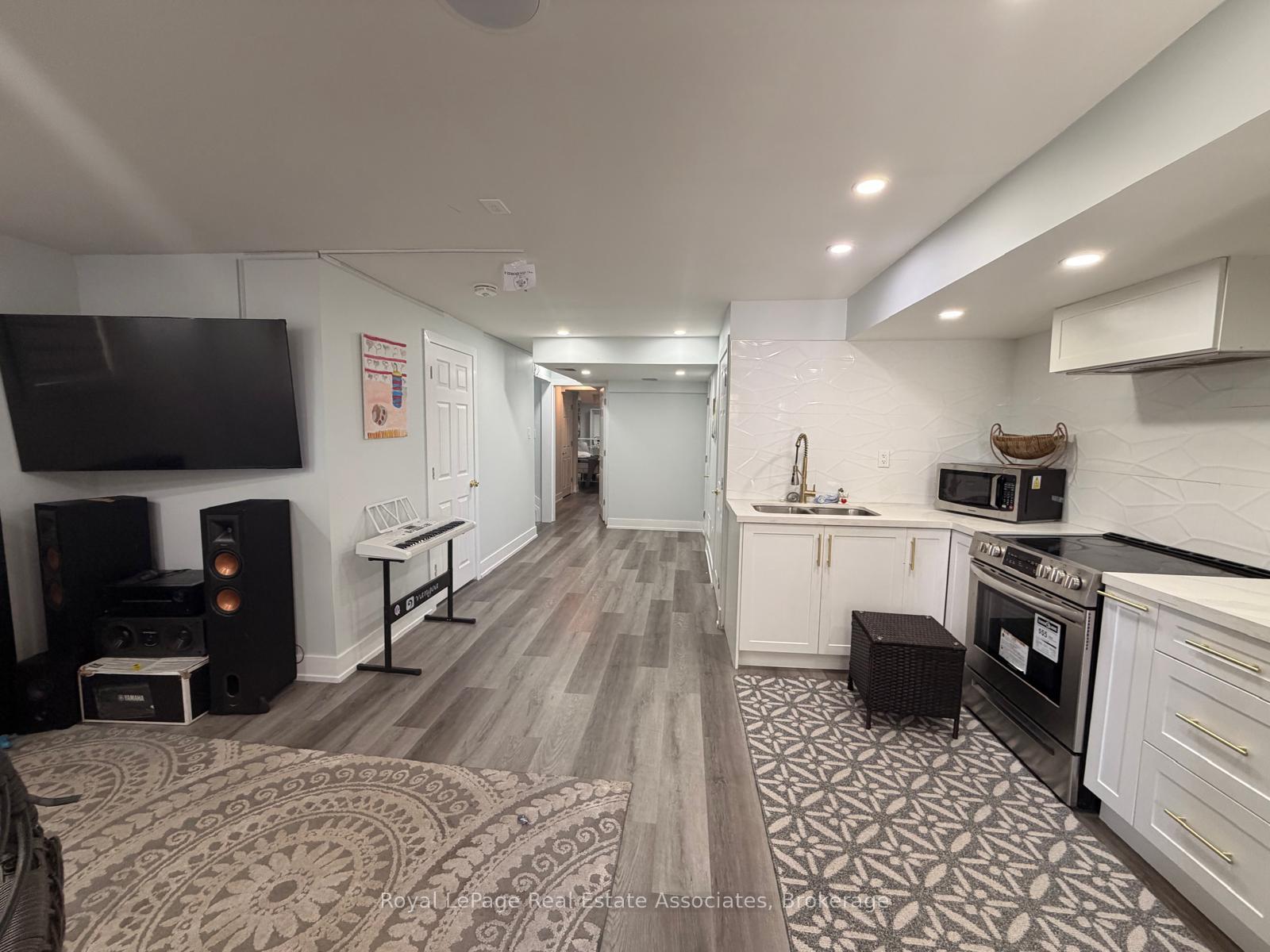 Photo 6 of Unit BASEMENT SUIT, 36 Zanetta Crescent, Brampton, Credit Valley — HOMEH