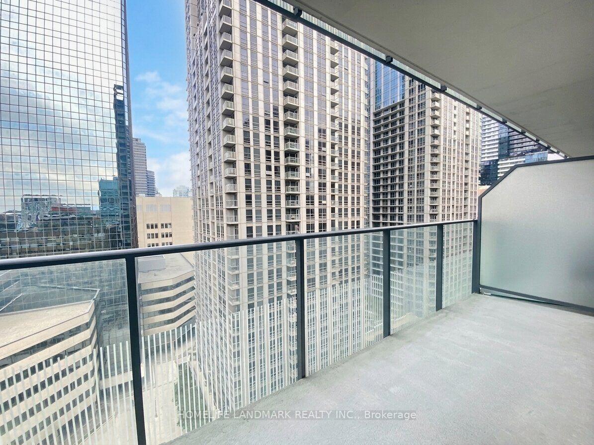 Photo 9 of Unit 1603, 770 Bay Street, Toronto, Bay Street Corridor — HOMEH