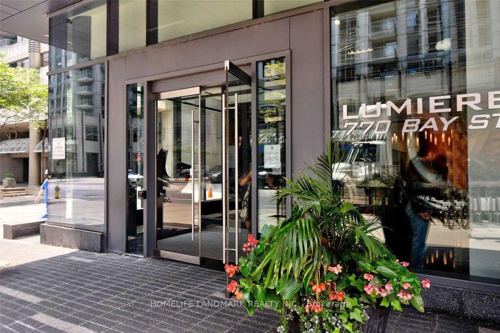 Photo 11 of Unit 1603, 770 Bay Street, Toronto, Bay Street Corridor — HOMEH