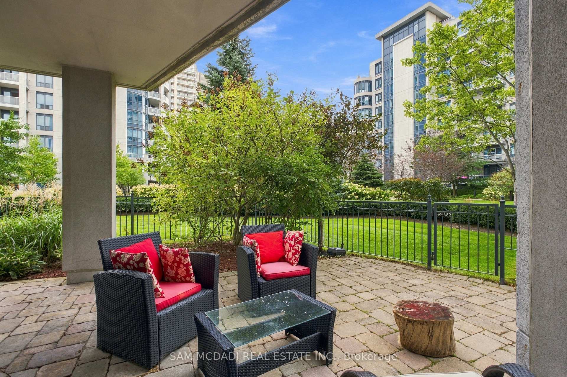 Photo 6 of Unit 103, 2087 Lake Shore Boulevard W, Etobicoke, Mimico — HOMEH