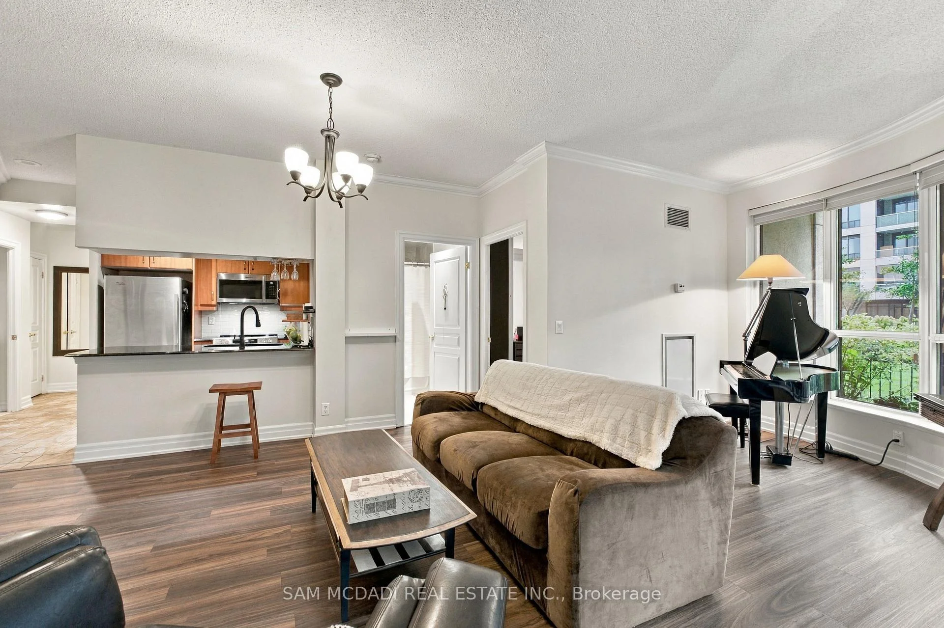Photo 3 of Unit 103, 2087 Lake Shore Boulevard W, Etobicoke, Mimico — HOMEH