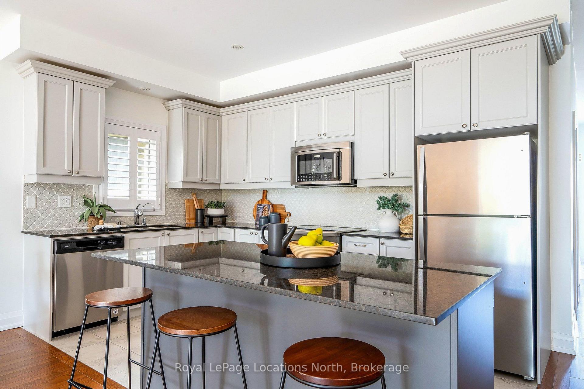 Photo 8 of 48 Kari Crescent, Collingwood — HOMEH
