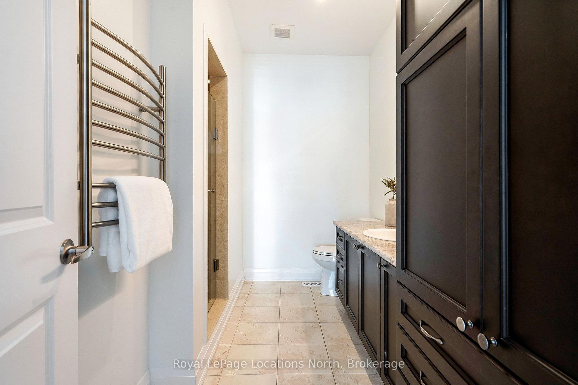 Photo 23 of 48 Kari Crescent, Collingwood — HOMEH