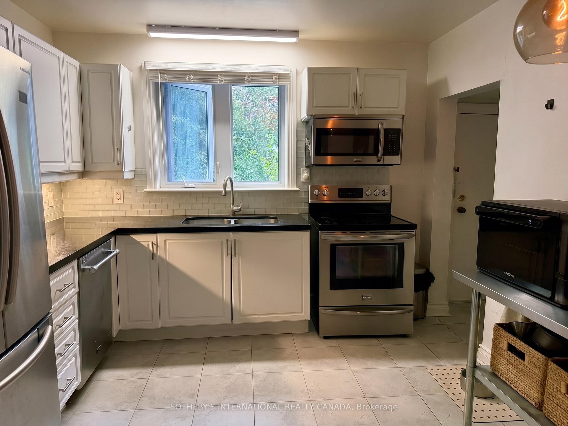 Photo 4 of 92 Millwood Road, Toronto, Mount Pleasant West — HOMEH