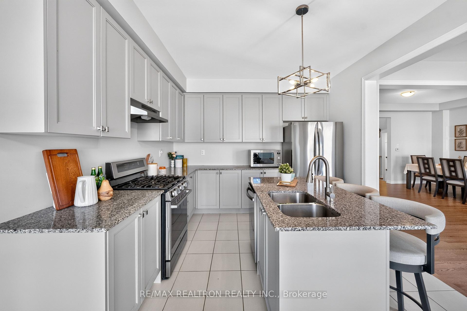 Photo 12 of 10 Fire King Drive, Whitby, Rural Whitby — HOMEH