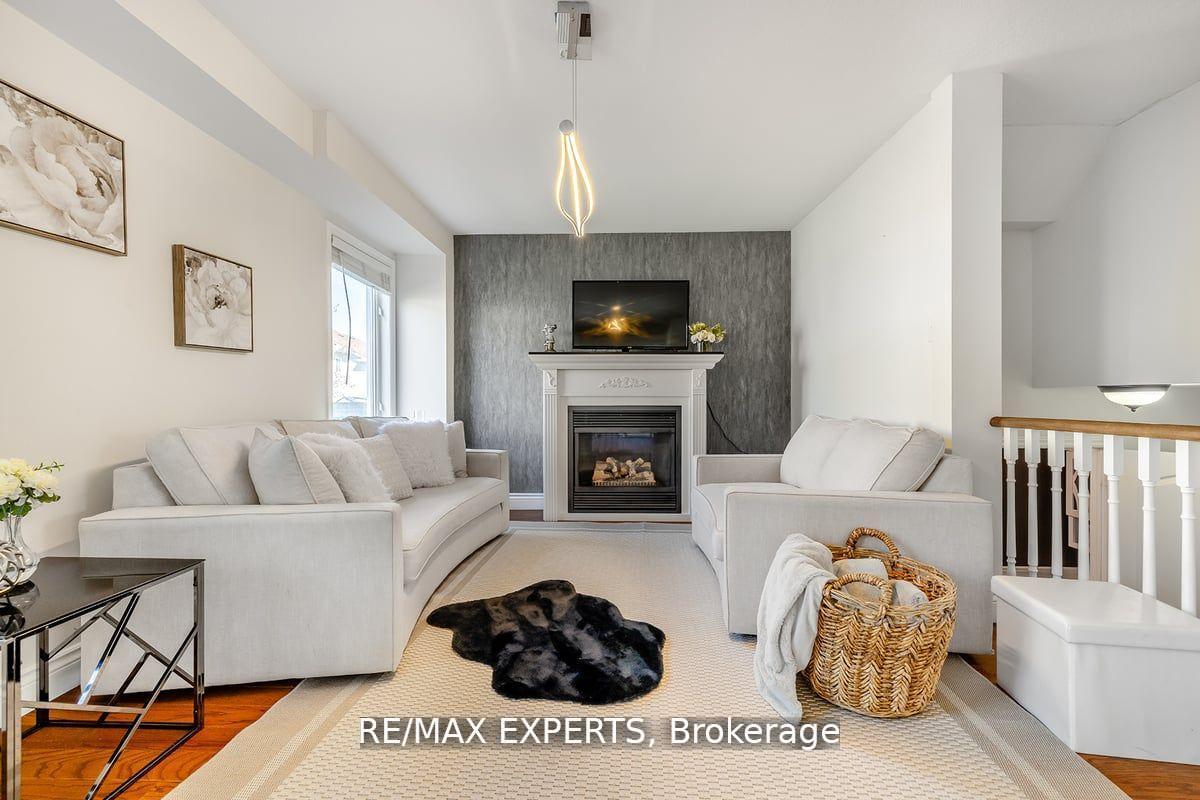 Photo 11 of 10 Snowden Avenue, Barrie, Innis-Shore — HOMEH