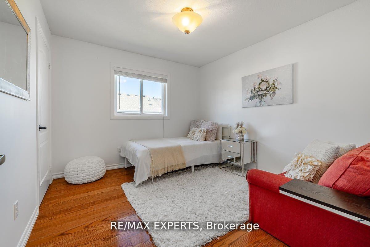Photo 17 of 10 Snowden Avenue, Barrie, Innis-Shore — HOMEH