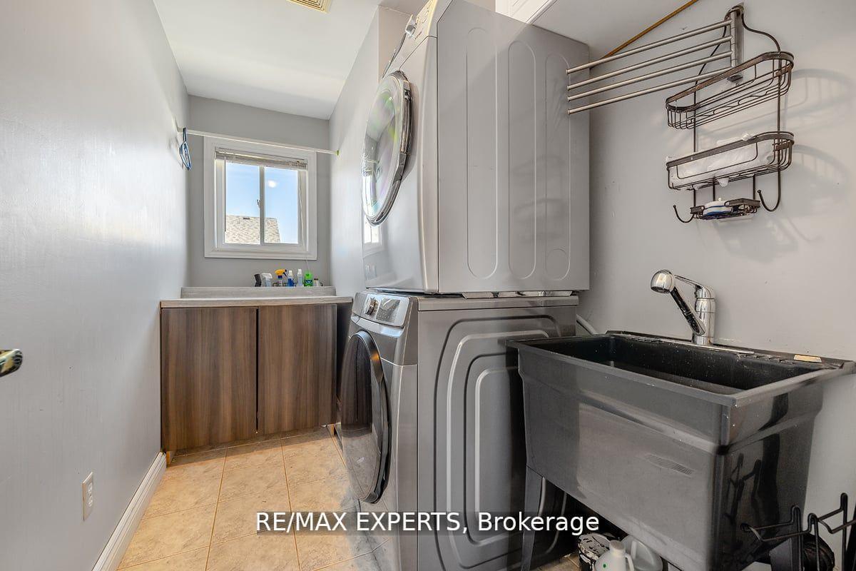 Photo 24 of 10 Snowden Avenue, Barrie, Innis-Shore — HOMEH