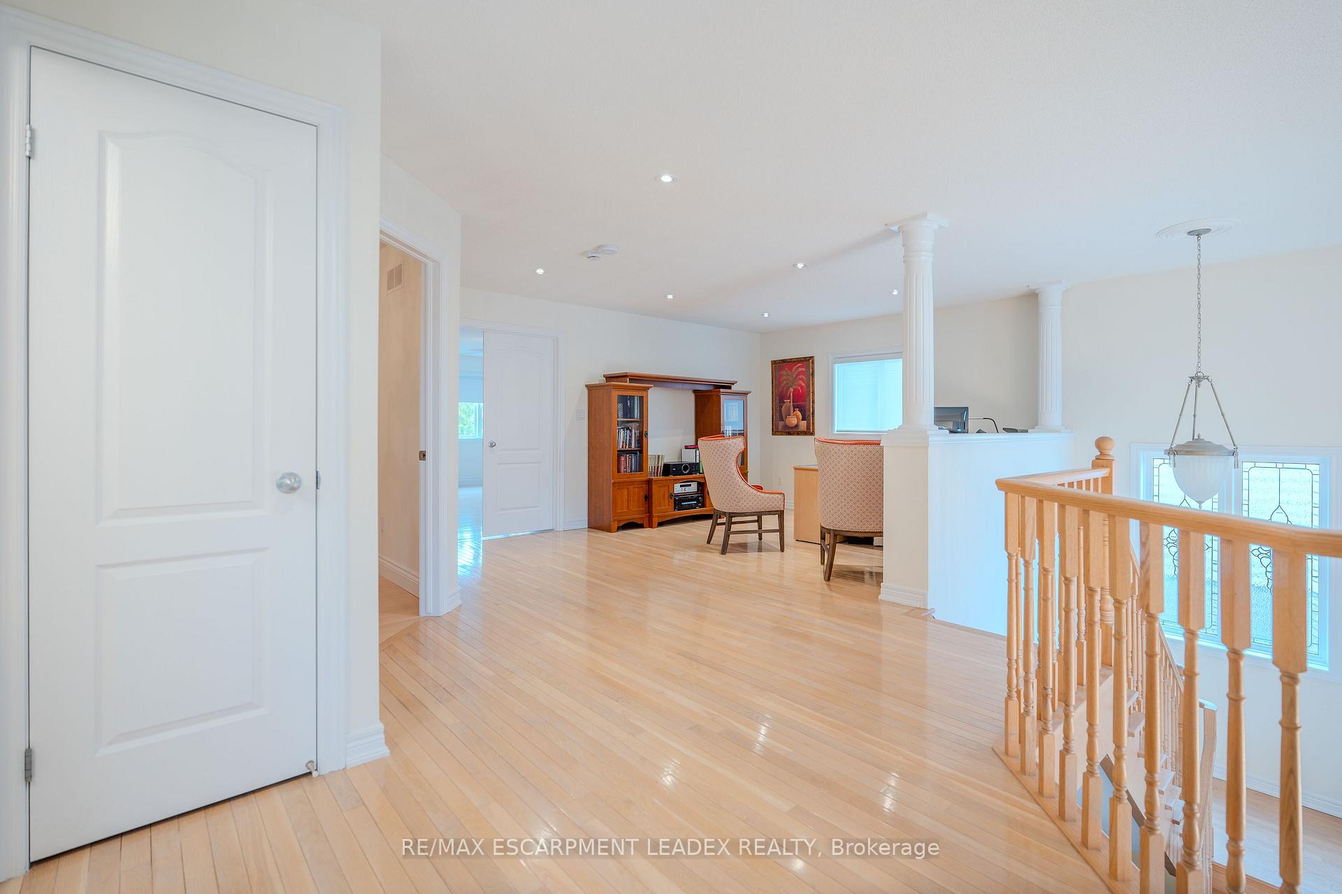 Photo 20 of 79 Moorland Crescent, Hamilton, Meadowlands — HOMEH