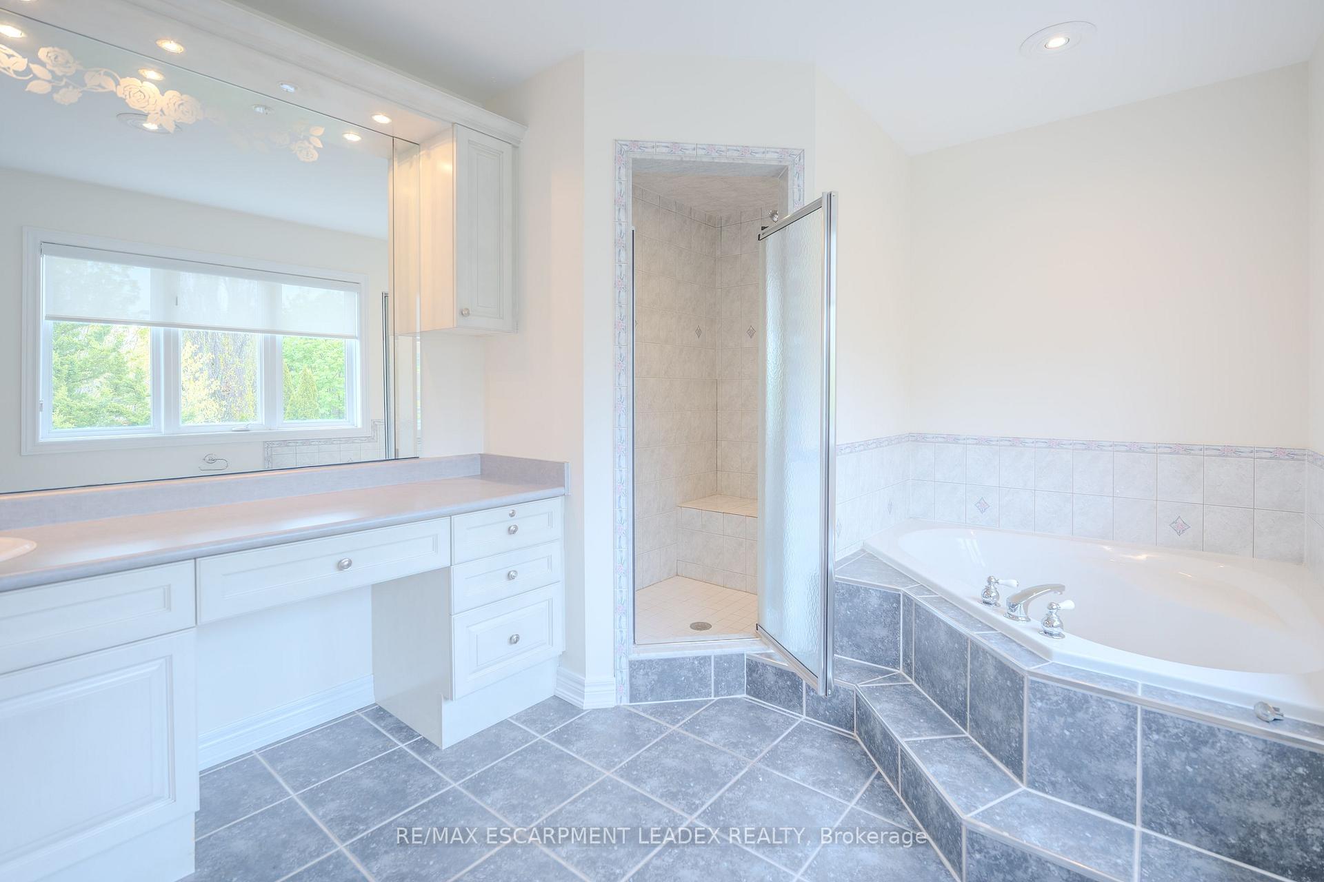 Photo 25 of 79 Moorland Crescent, Hamilton, Meadowlands — HOMEH