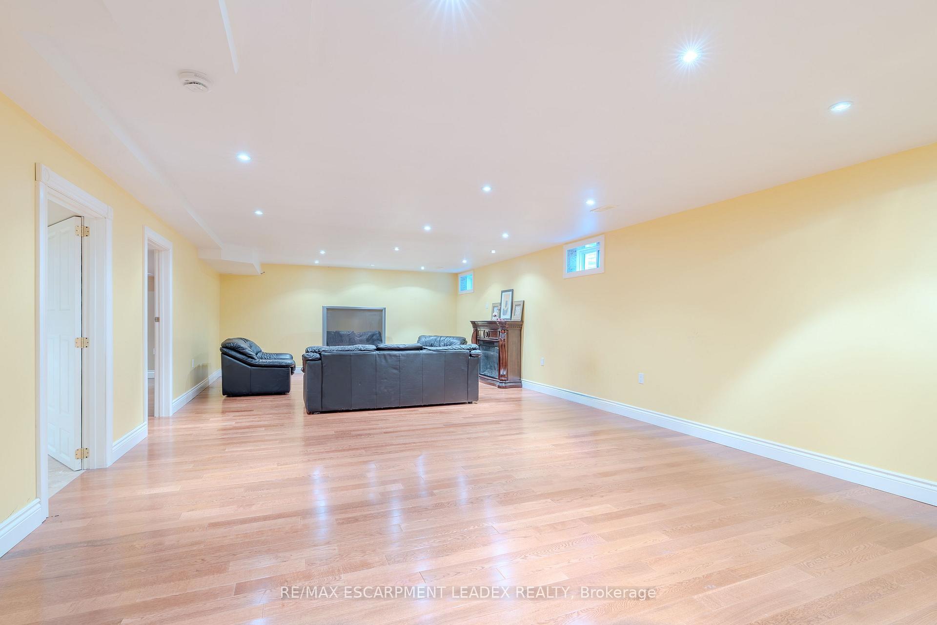 Photo 28 of 79 Moorland Crescent, Hamilton, Meadowlands — HOMEH