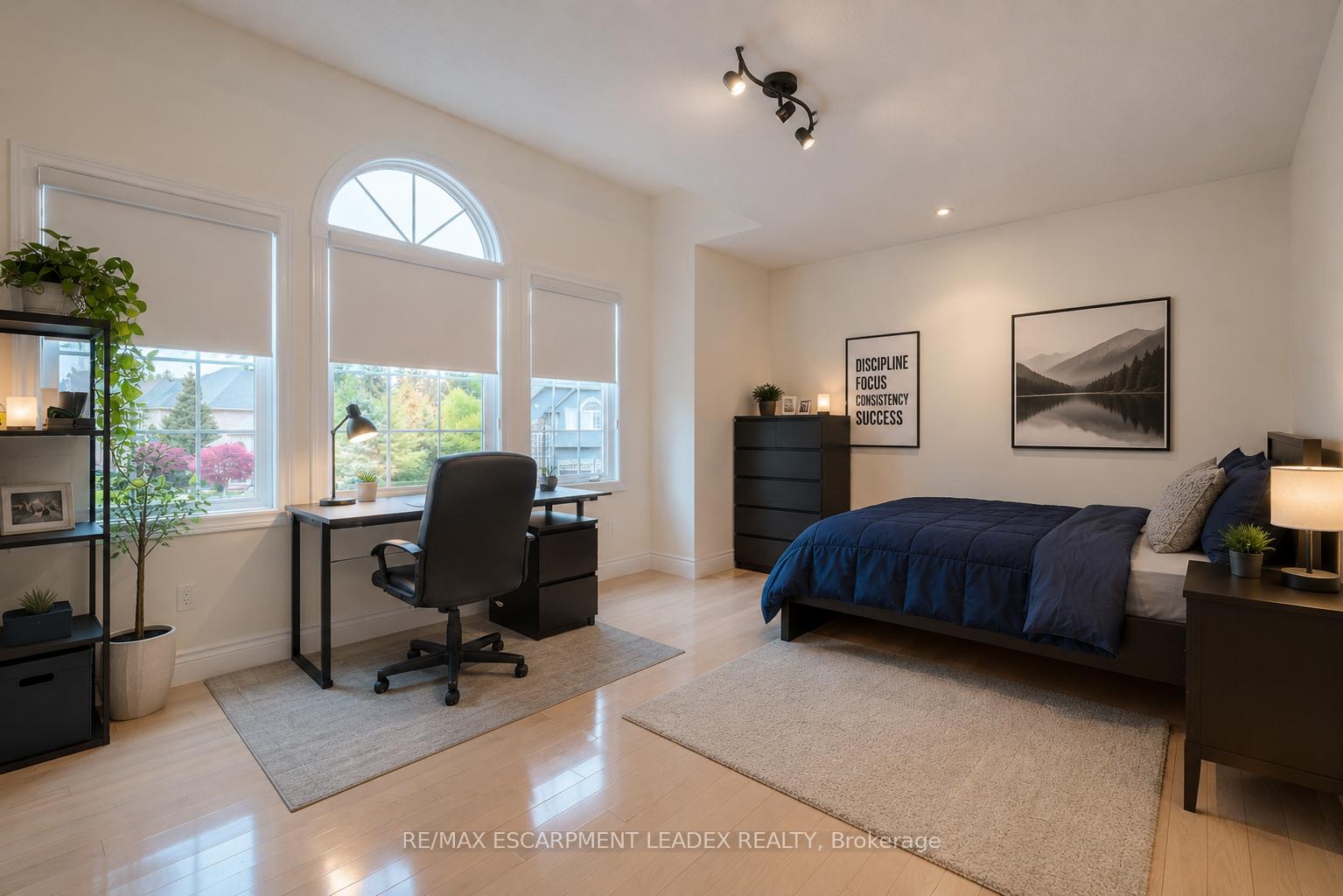 Photo 29 of 79 Moorland Crescent, Hamilton, Meadowlands — HOMEH