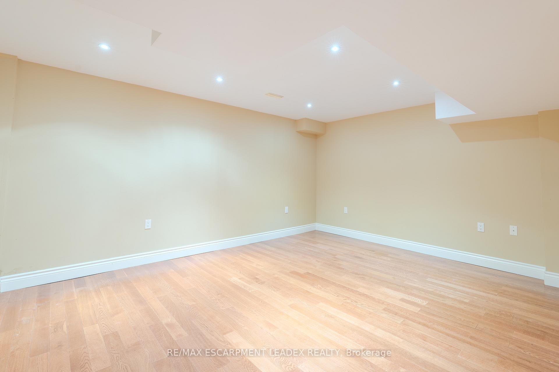 Photo 31 of 79 Moorland Crescent, Hamilton, Meadowlands — HOMEH