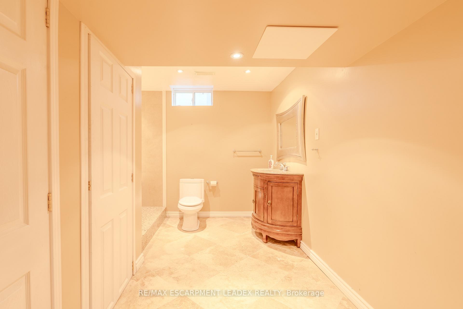 Photo 35 of 79 Moorland Crescent, Hamilton, Meadowlands — HOMEH