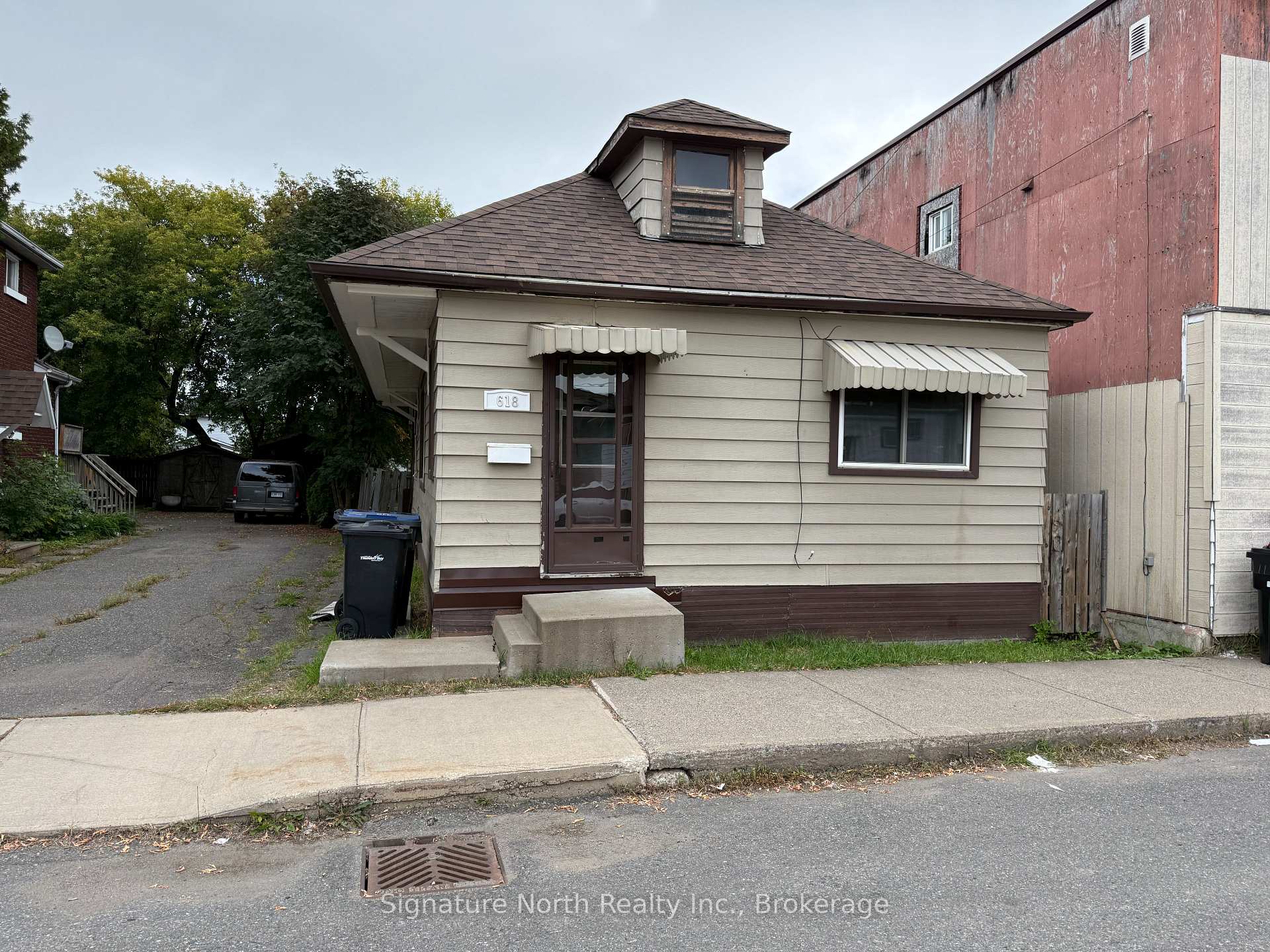 Photo of 618 Mctavish Street