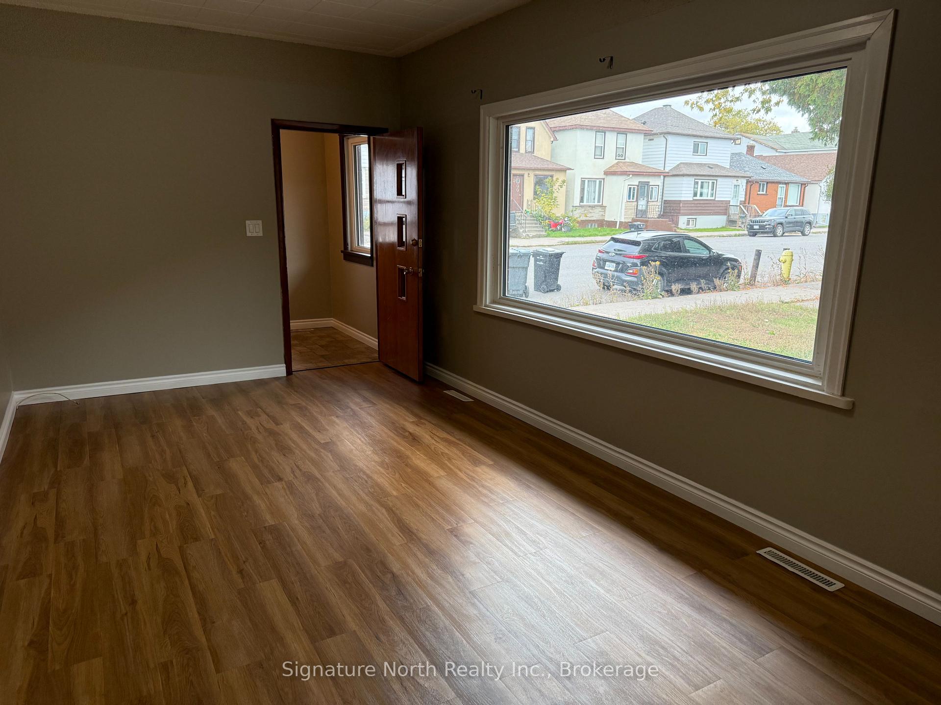 Photo 9 of 618 Mctavish Street, Thunder Bay, East End — HOMEH