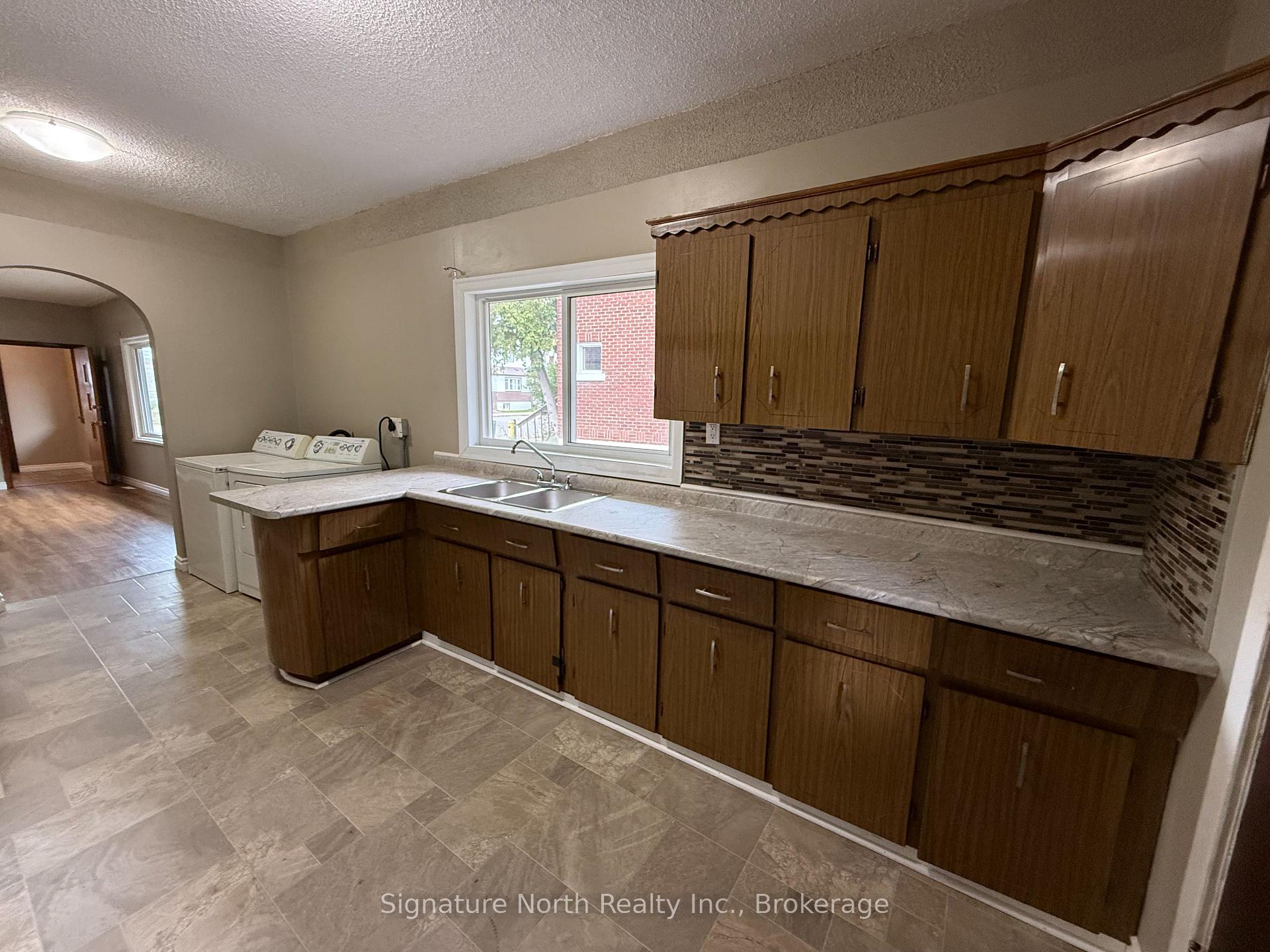 Photo 15 of 618 Mctavish Street, Thunder Bay, East End — HOMEH