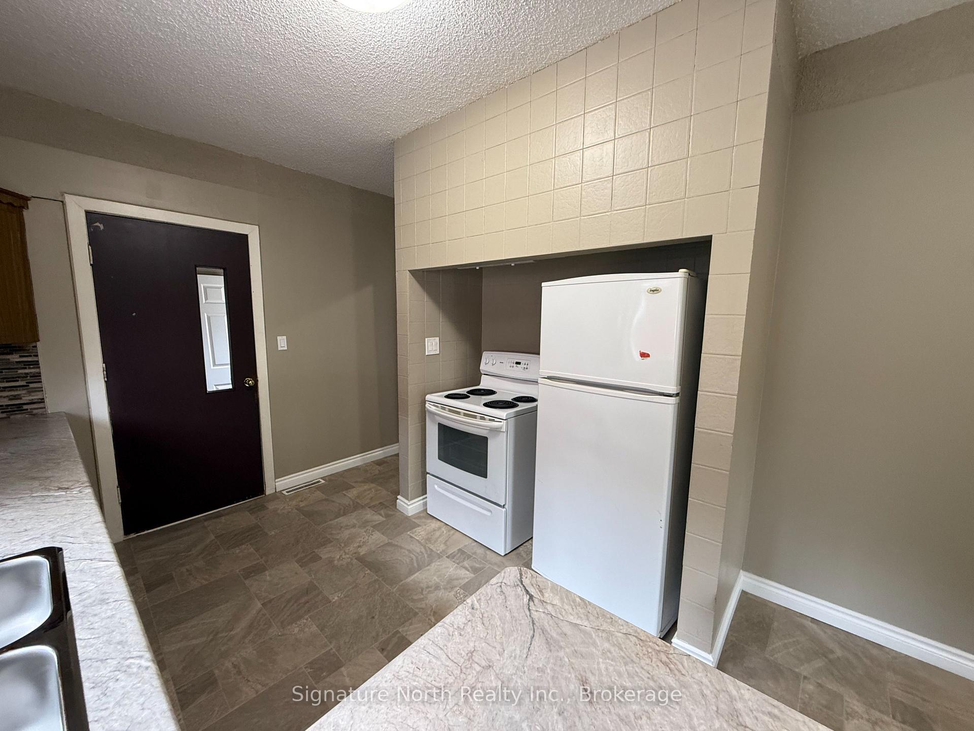 Photo 16 of 618 Mctavish Street, Thunder Bay, East End — HOMEH