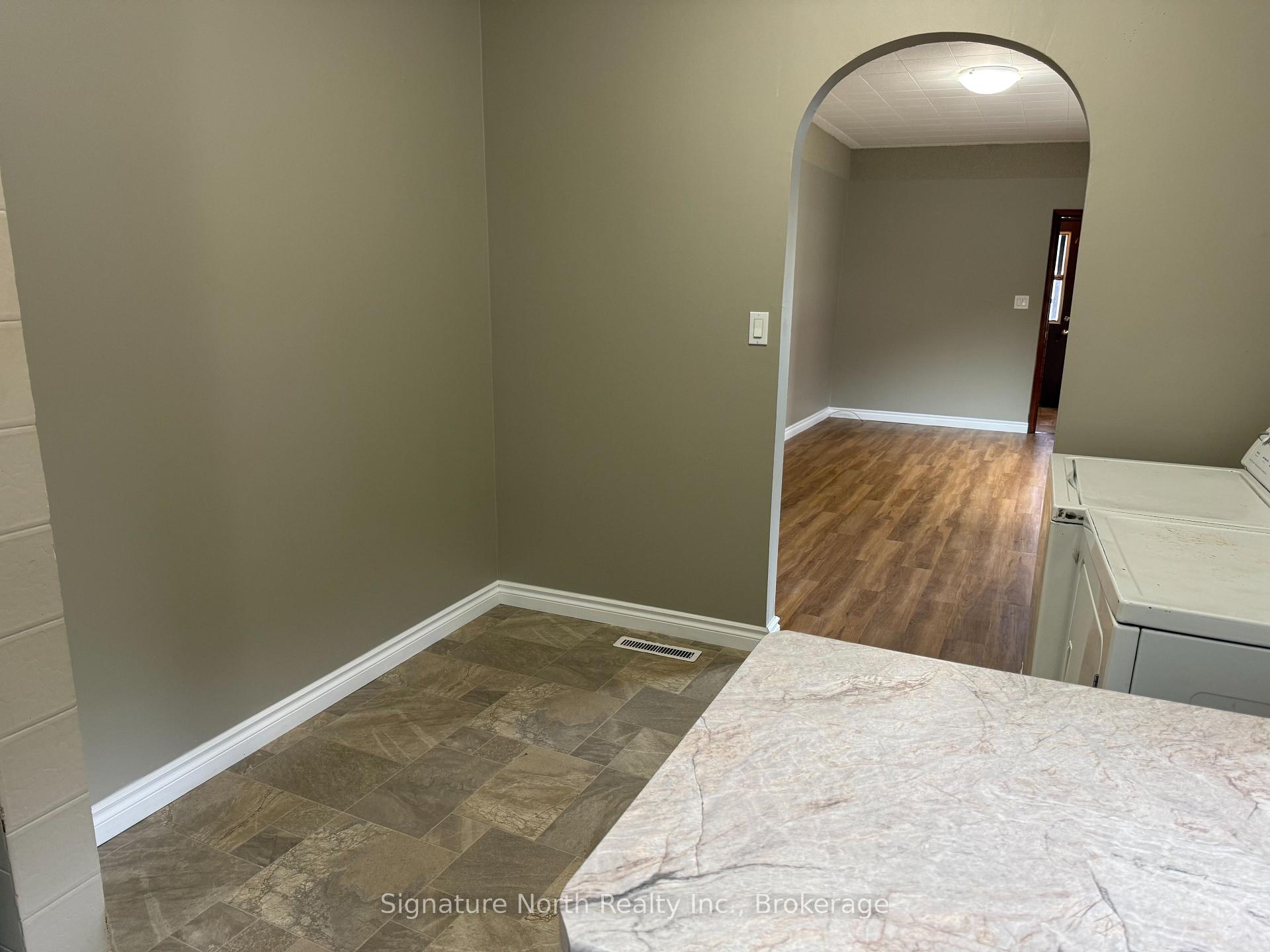 Photo 17 of 618 Mctavish Street, Thunder Bay, East End — HOMEH