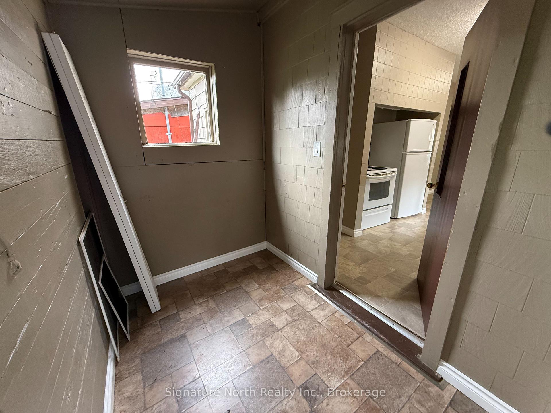 Photo 23 of 618 Mctavish Street, Thunder Bay, East End — HOMEH