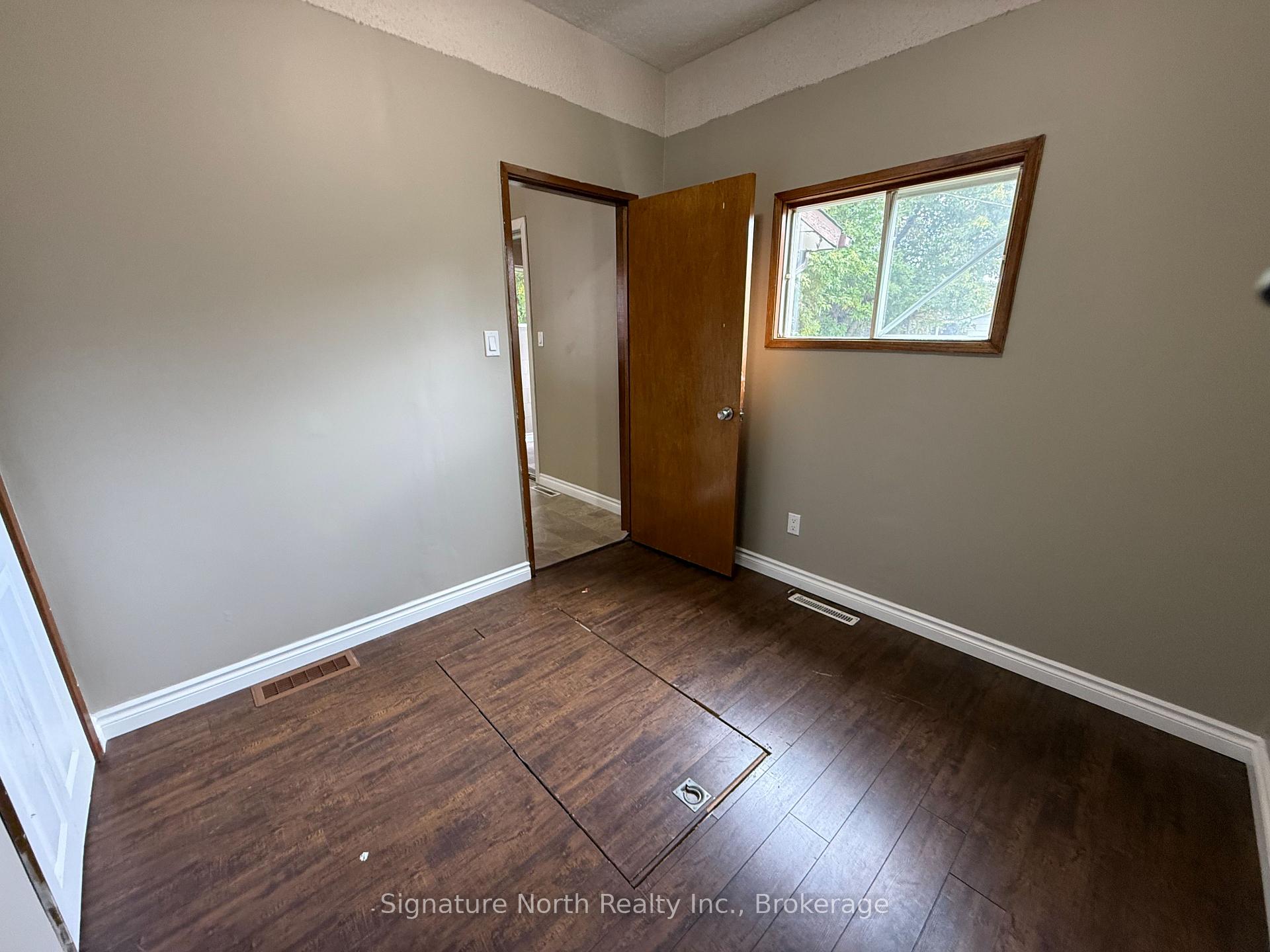 Photo 24 of 618 Mctavish Street, Thunder Bay, East End — HOMEH